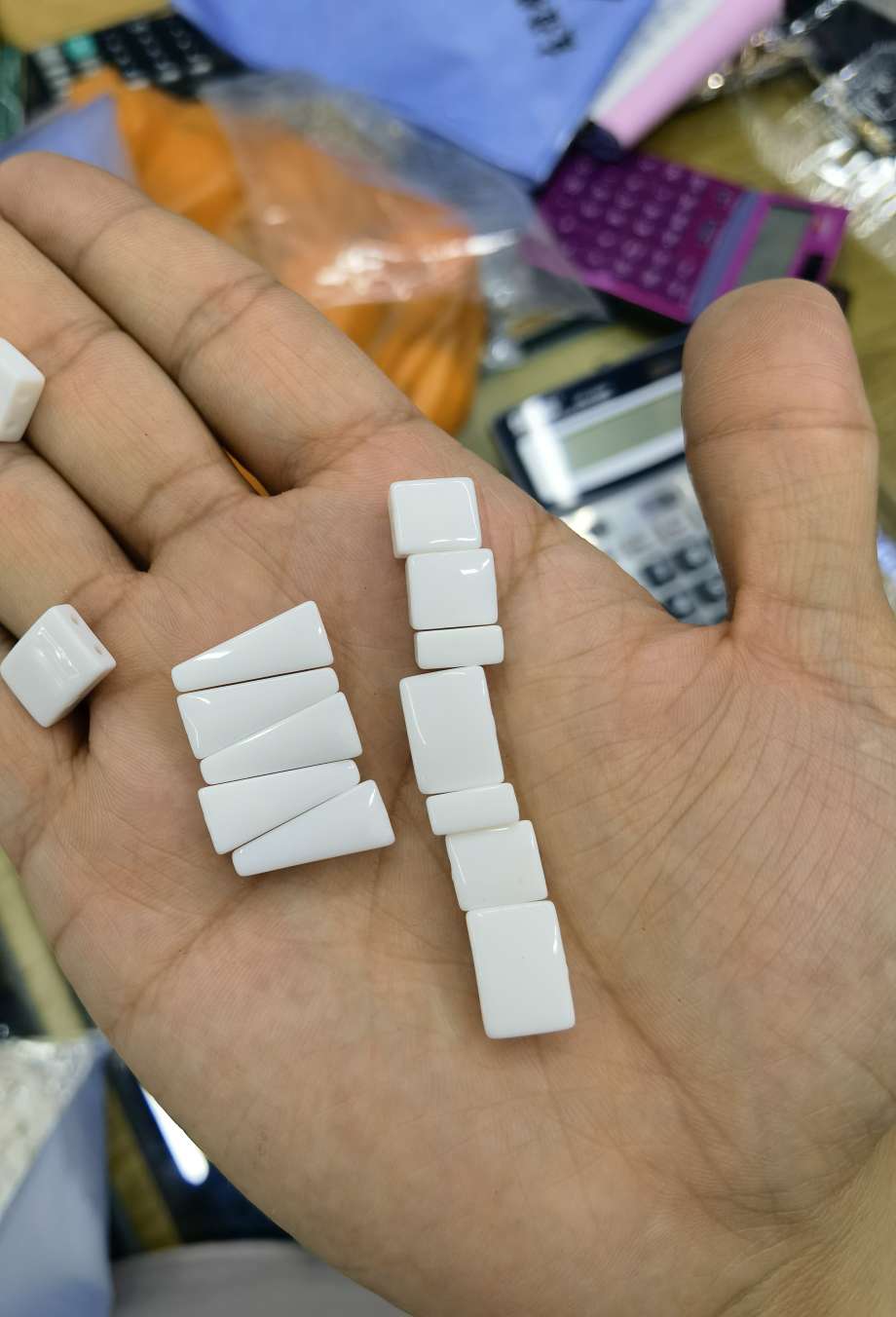 手链。