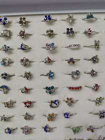 White k rhinestone ring