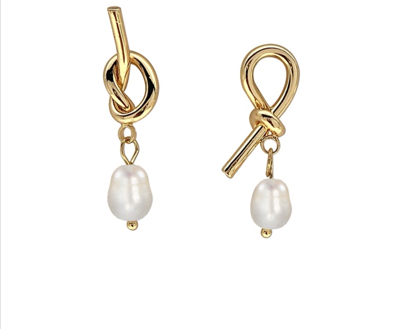Pearl earrings thumbnail