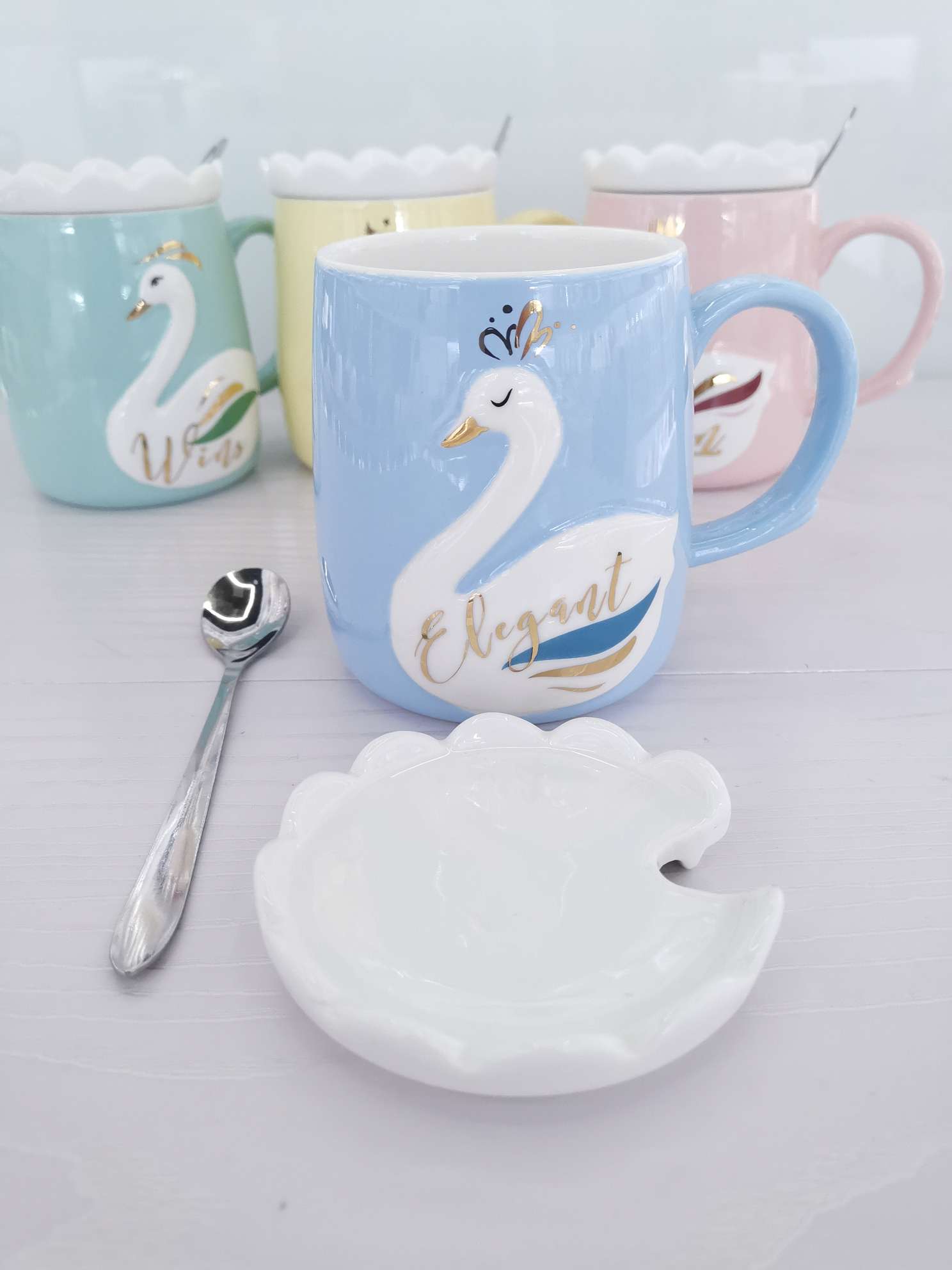 Creative Swan Crown Ceramic Cup details Picture