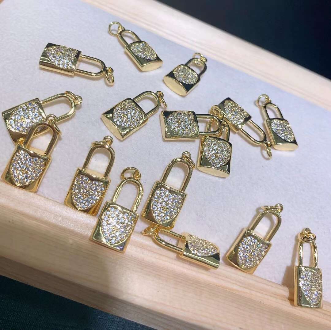 铜镀真金锆石满钻微镶钥匙锁头爱心心形小吊坠小挂件DIY饰品配件