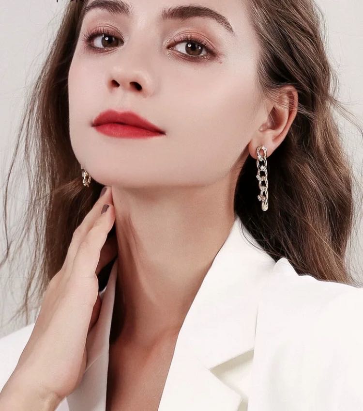 Chain Zircon Earrings Application Scenario