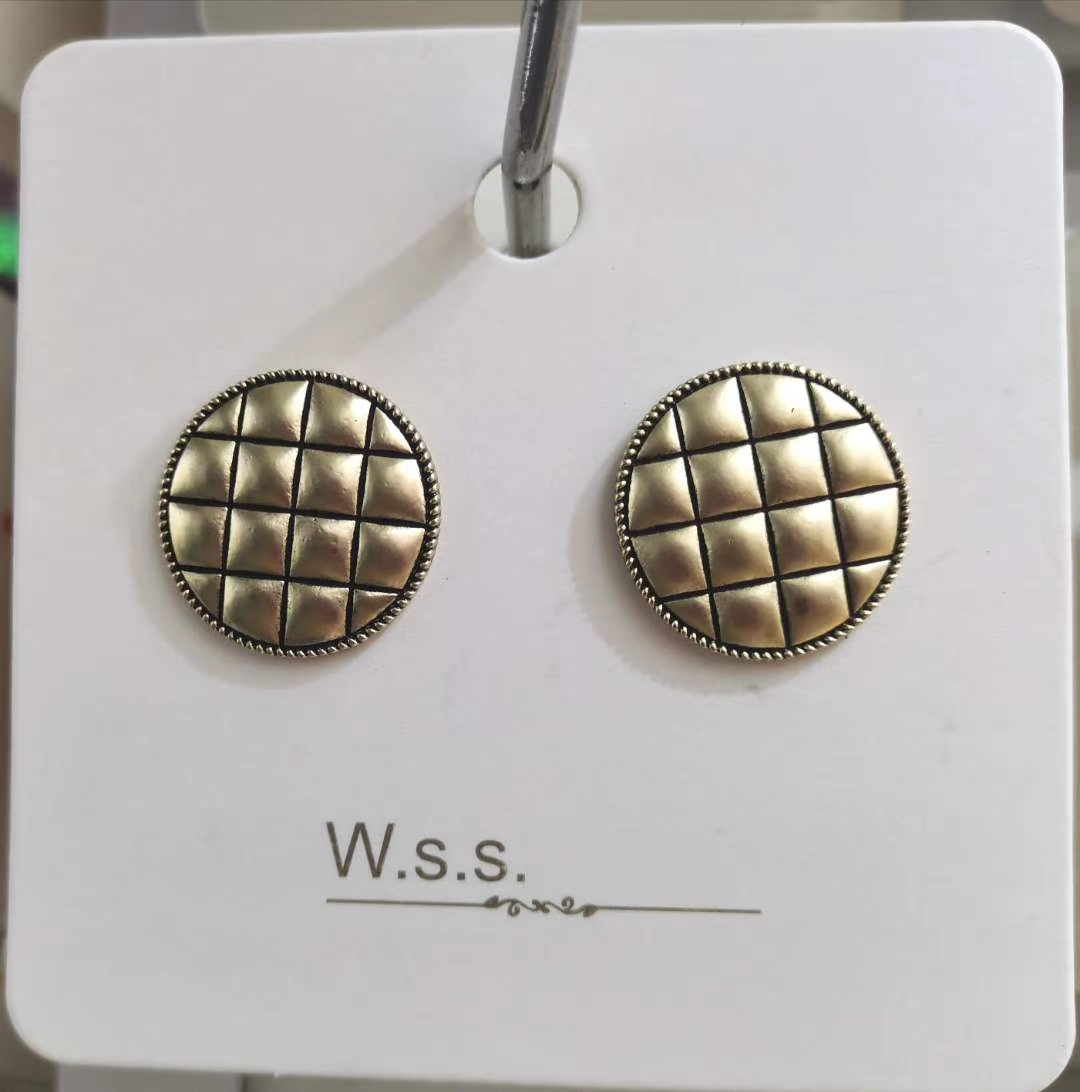 Round retro style earring studs thumbnail
