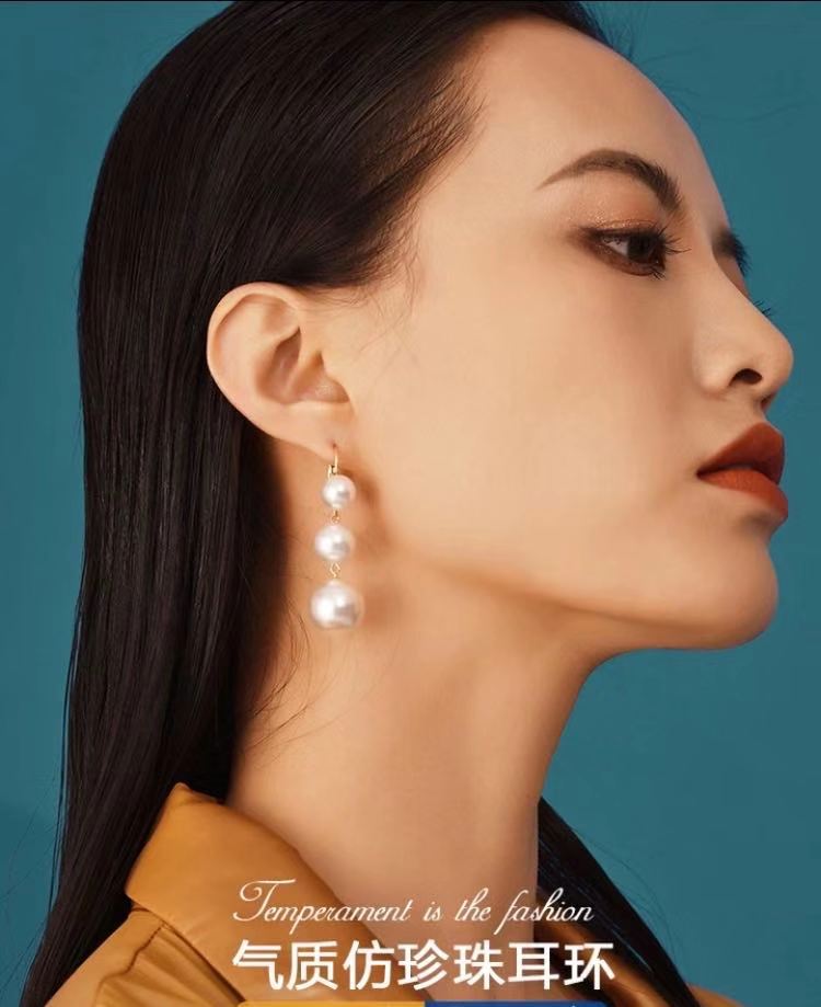 Pearl Ear Hook undefined