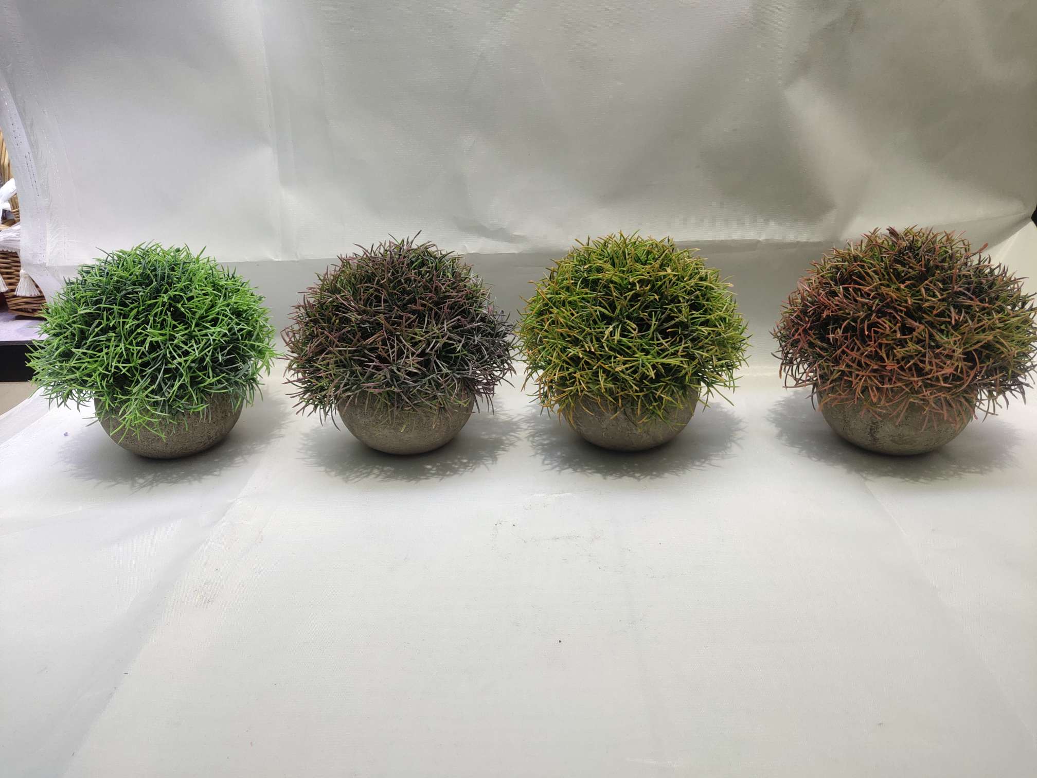 Artificial plant small potted plants, Nordic living room artificial decorative potted plants, dining table, coffee table, artificial flower ornaments, green plant Settings details Picture