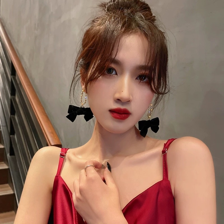 Black Velvet Bow Earrings Item Picture