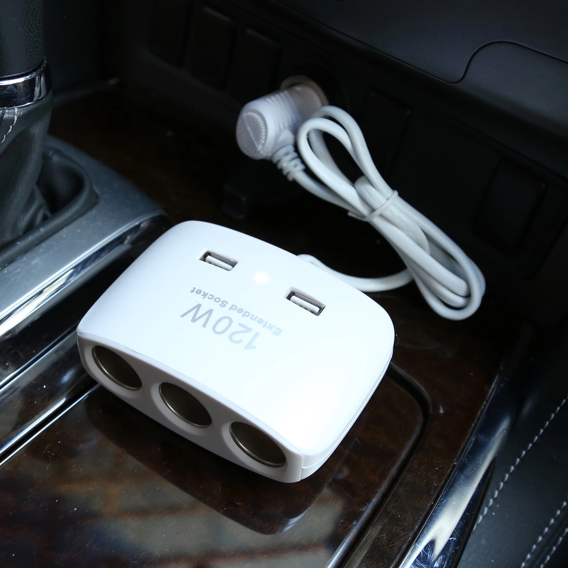 A car power adapter, a car charger, a three-power car cigarette lighter, dual USB, and three car chargers in one detail image 5