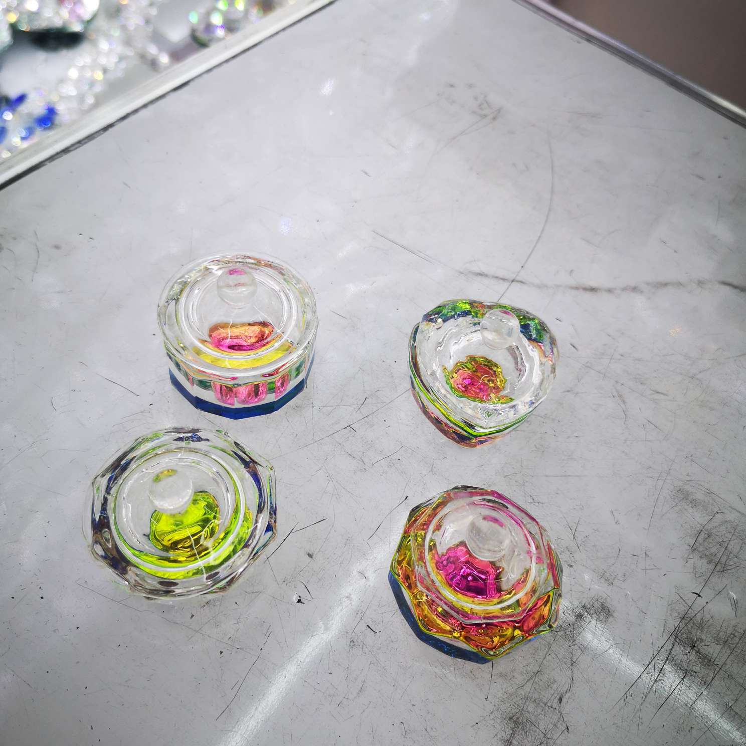 A set of 40 pieces of color-plated jewelry