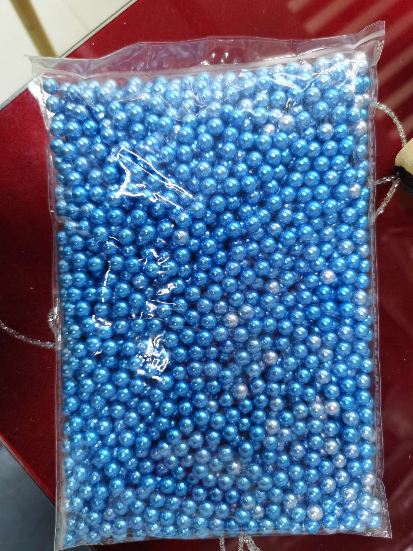 8# Pore-free colored high-gloss pearls