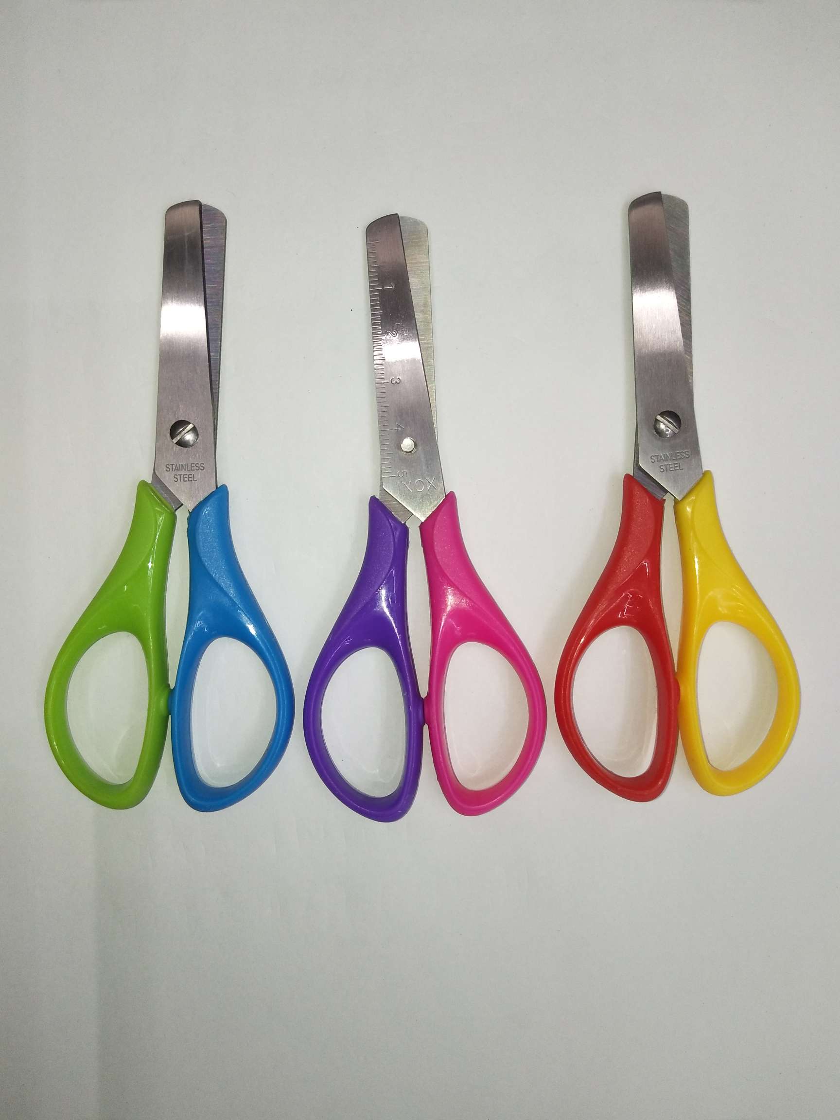 Office scissors, knives, stationery, stationery scissors, student scissors, 13 X 6 CM, scissors with scale sizes. A pair of scissors suitable for students is 720 yuan full figure