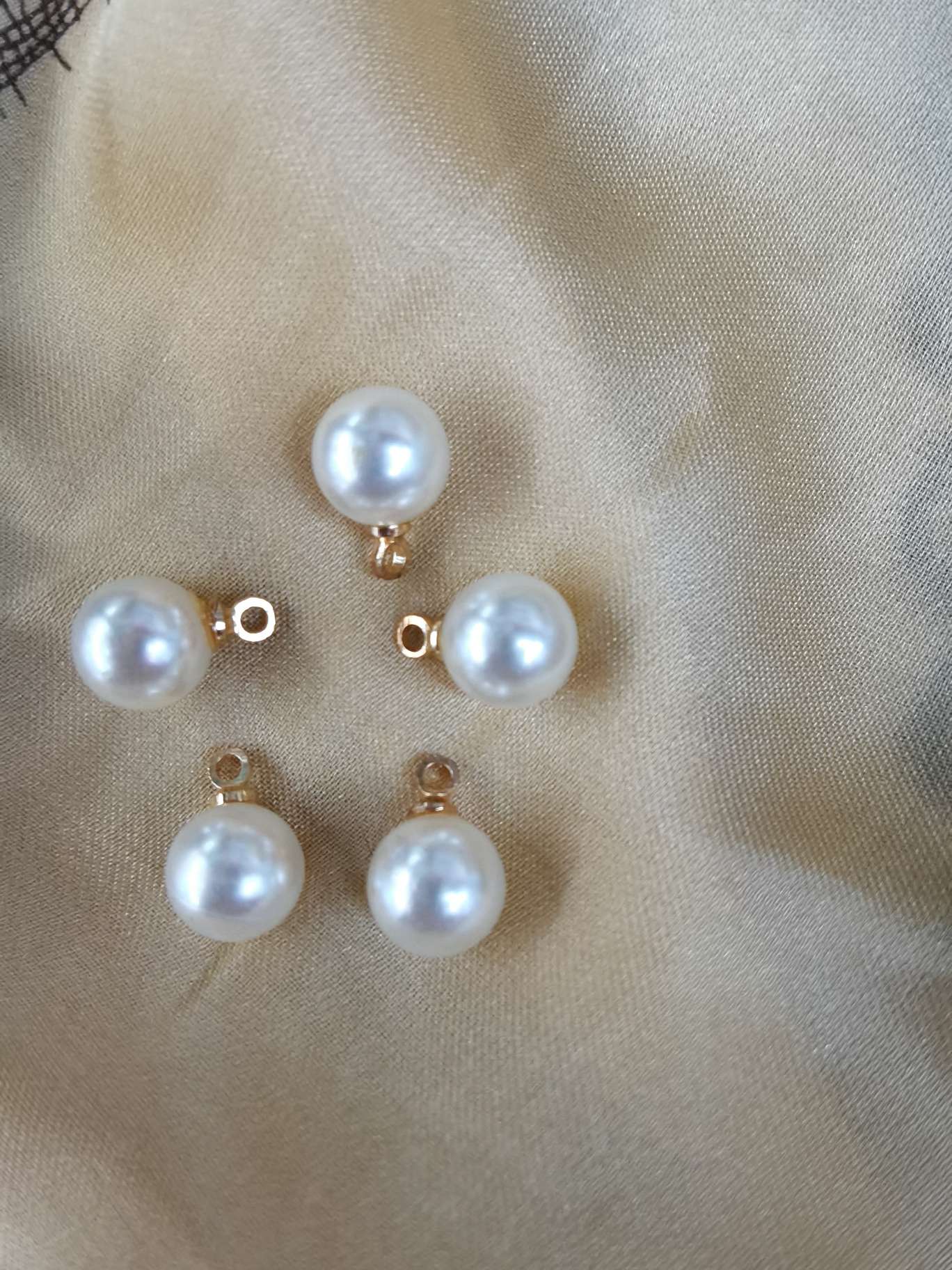 No. 8 Sticky sheep's eye pearl