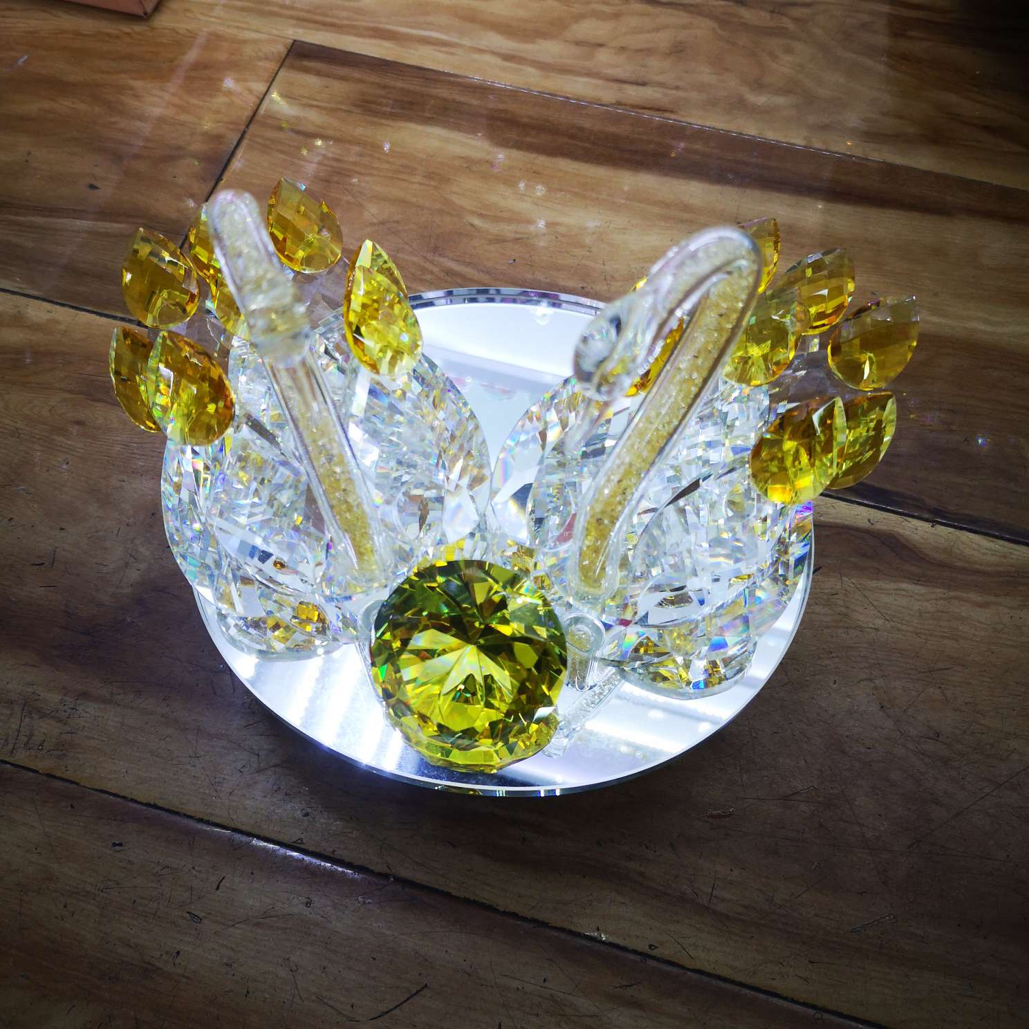 Yellow swan with diamonds, available in 7 colors and can be mixed details Picture