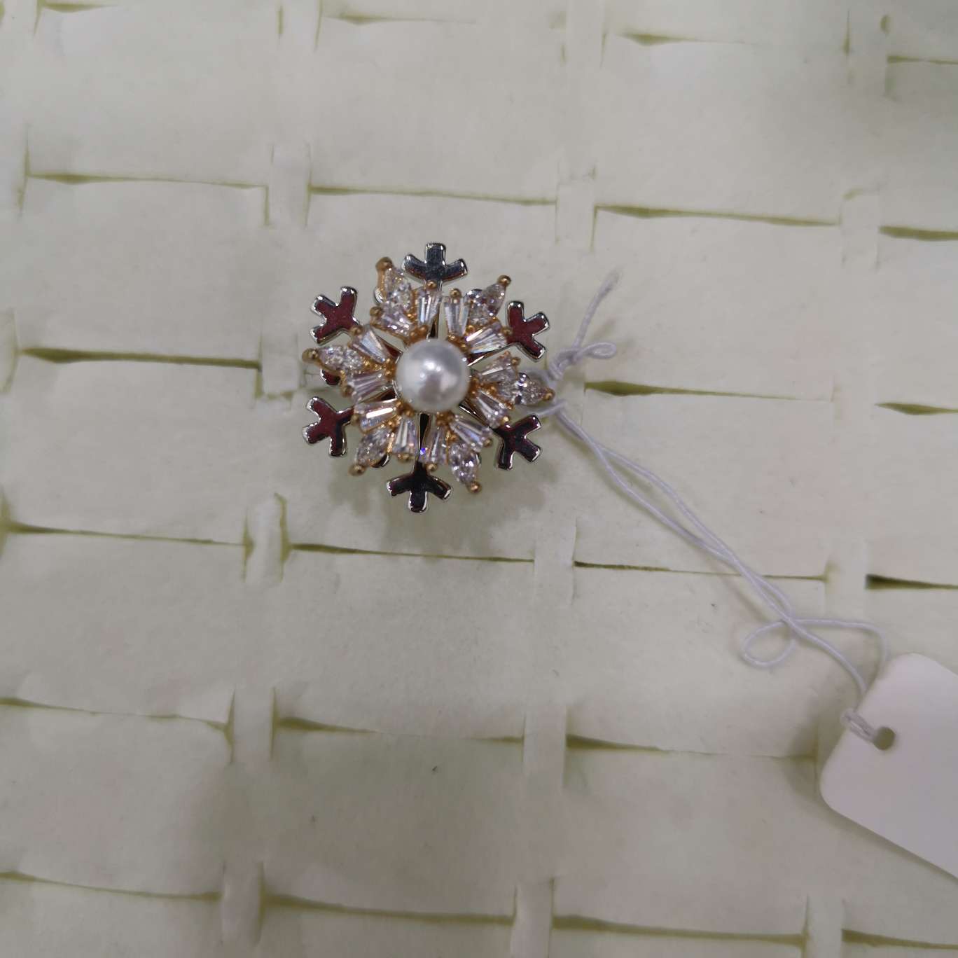 Snowflake ring