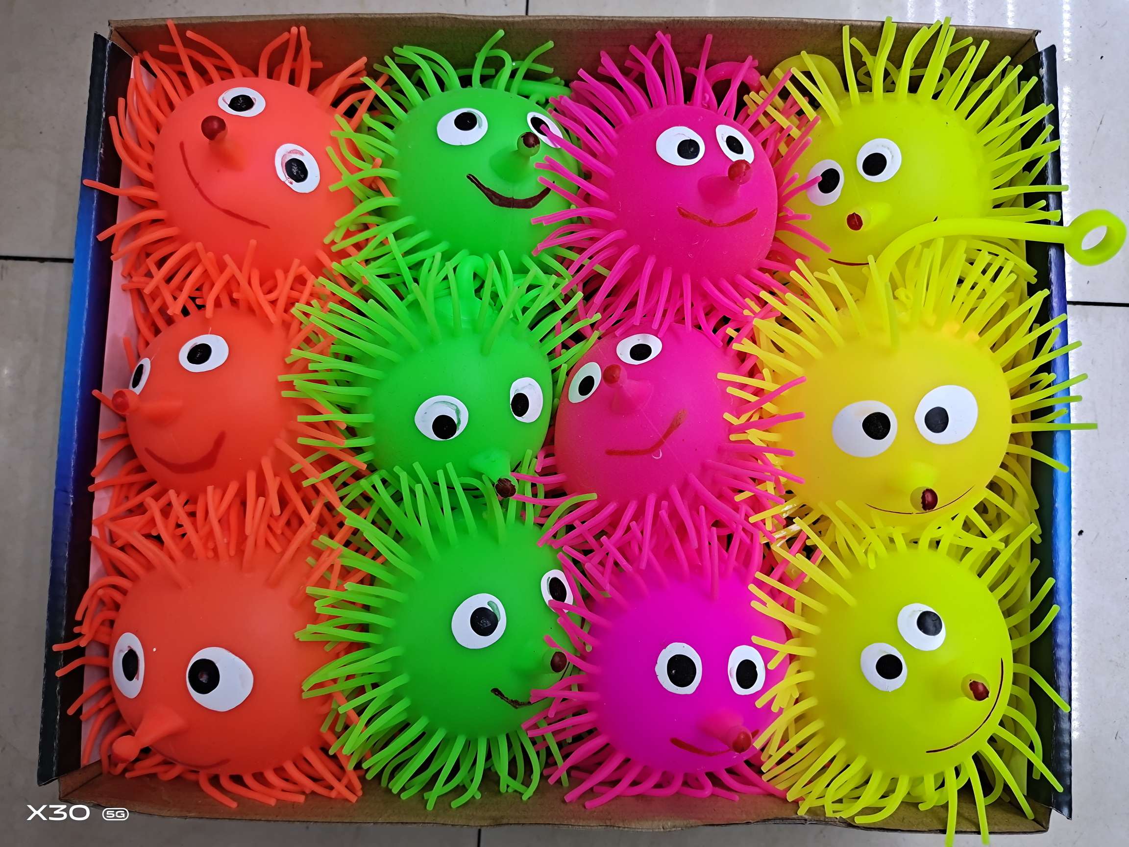 儿童乐趣闪光充气毛毛球长毛鼻子解压玩具大号