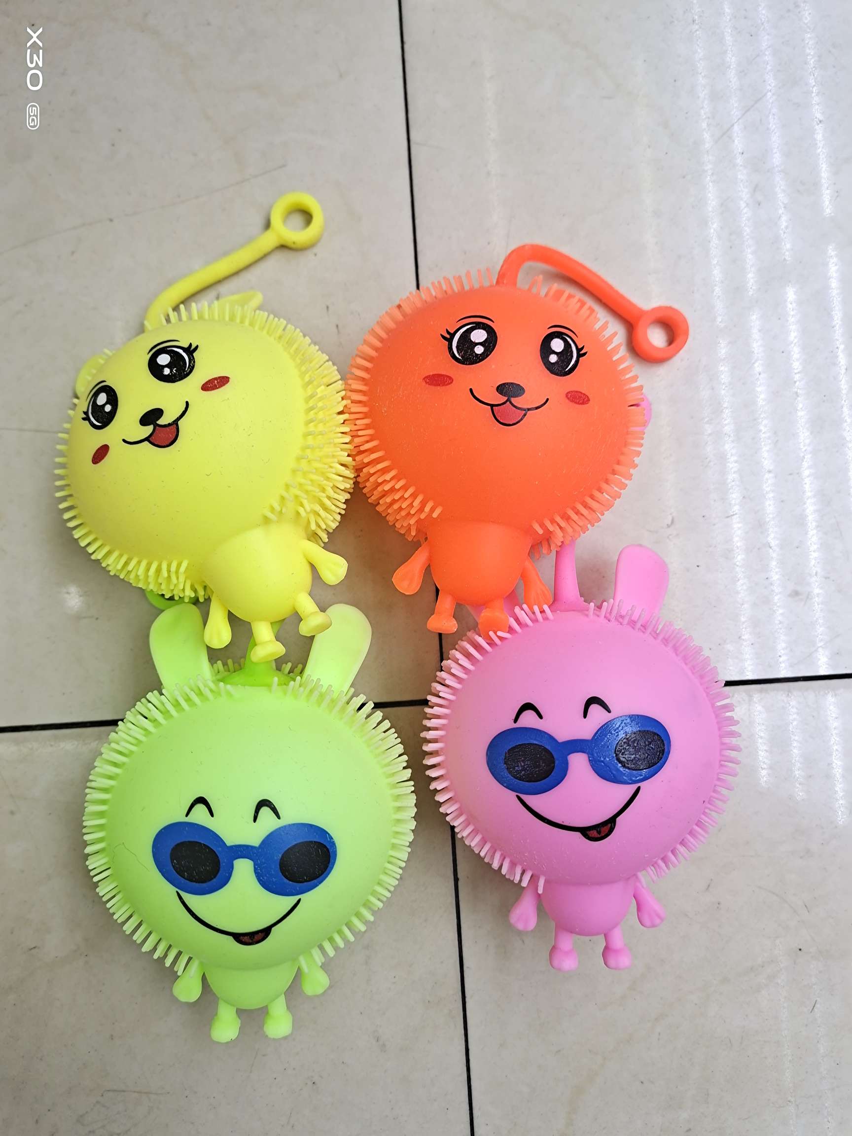 儿童乐趣闪光印花兔子毛毛球充气玩具地摊热卖