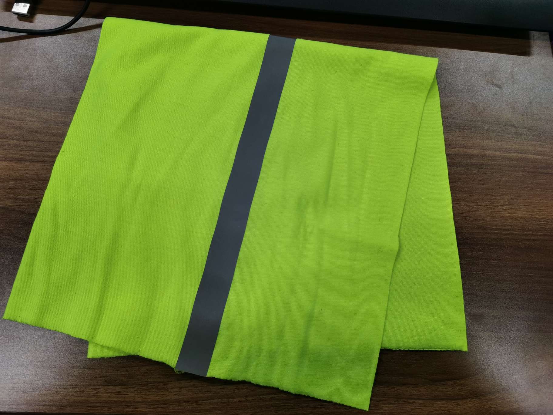Reflective cycling scarf