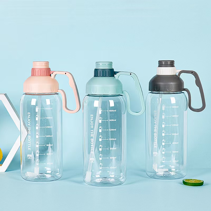 Large capacity 1600ML space cup with scale, portable student sports outdoor fitness drinking cup, small gift recommendation 769 Application Scenario