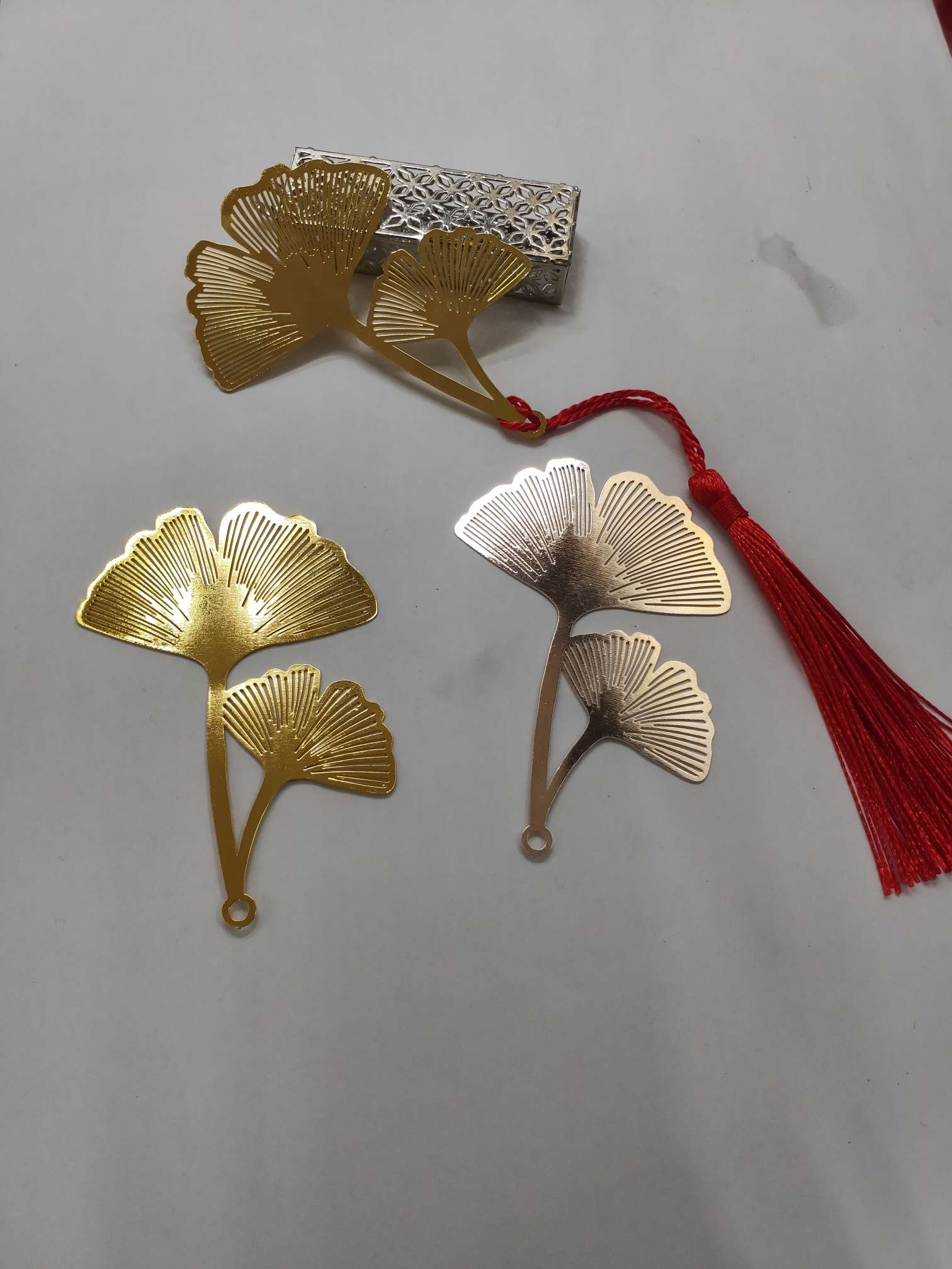 Ginkgo leaf bookmark accessory