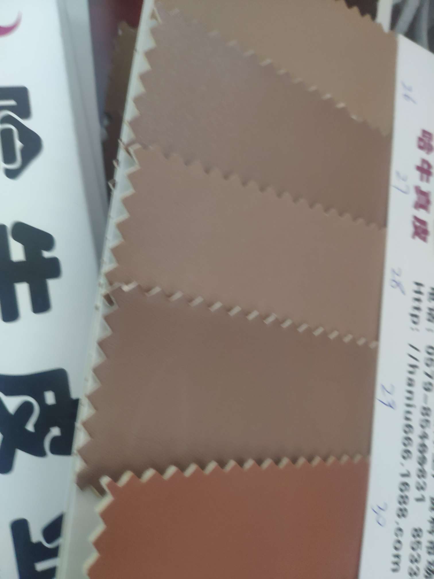 Direct sales from the trademark leather manufacturer, hot-selling new PVC leather, large stock of high, medium and low grade luggage, sofa, shoe materials and fabrics details Picture