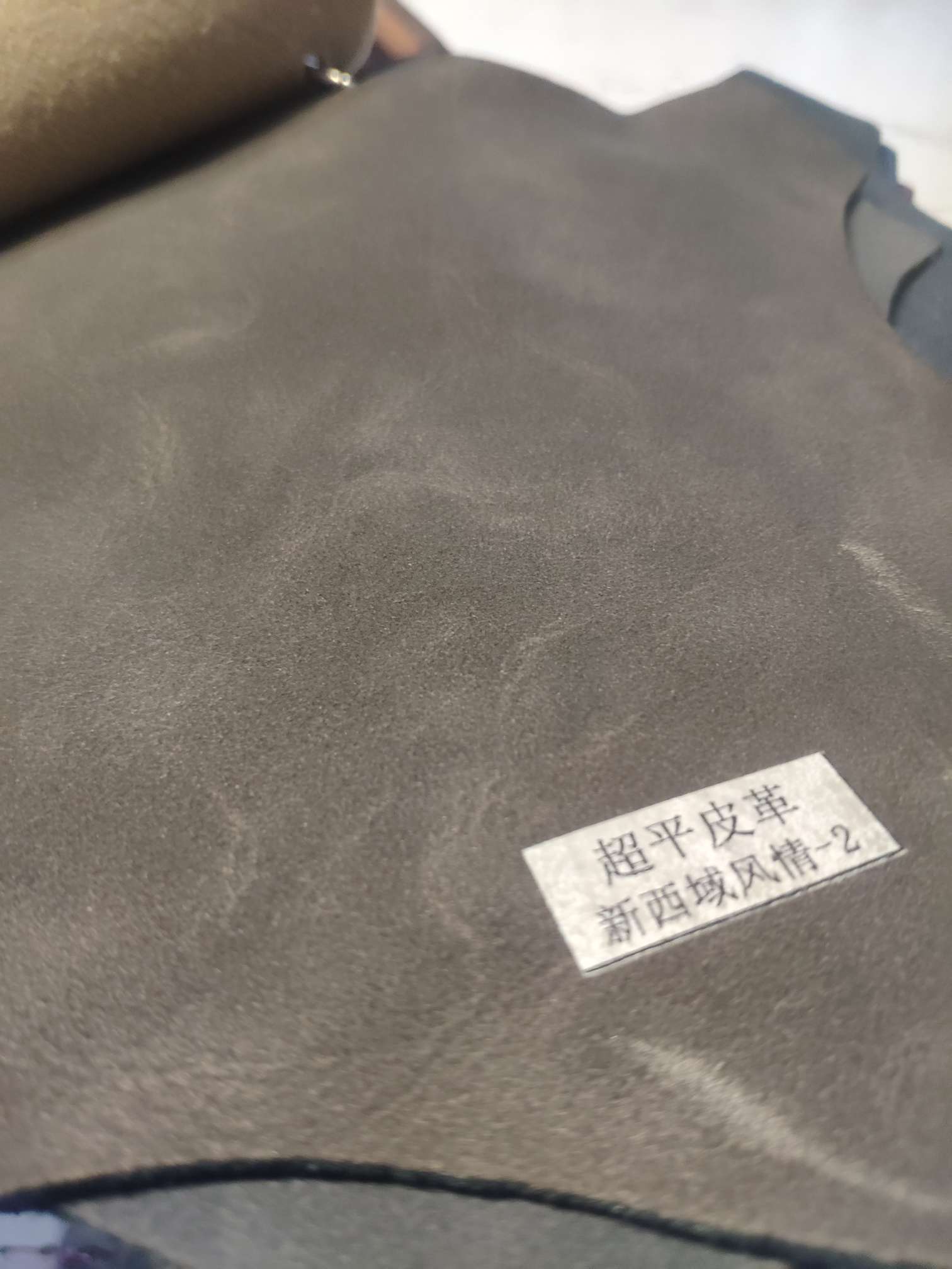 New Western Regions Style -12 Factory Direct Sales, hot-selling new PU leather, large stock, high, medium and low grade luggage, sofa, shoe materials, fabric, leather fabric Application Scenario