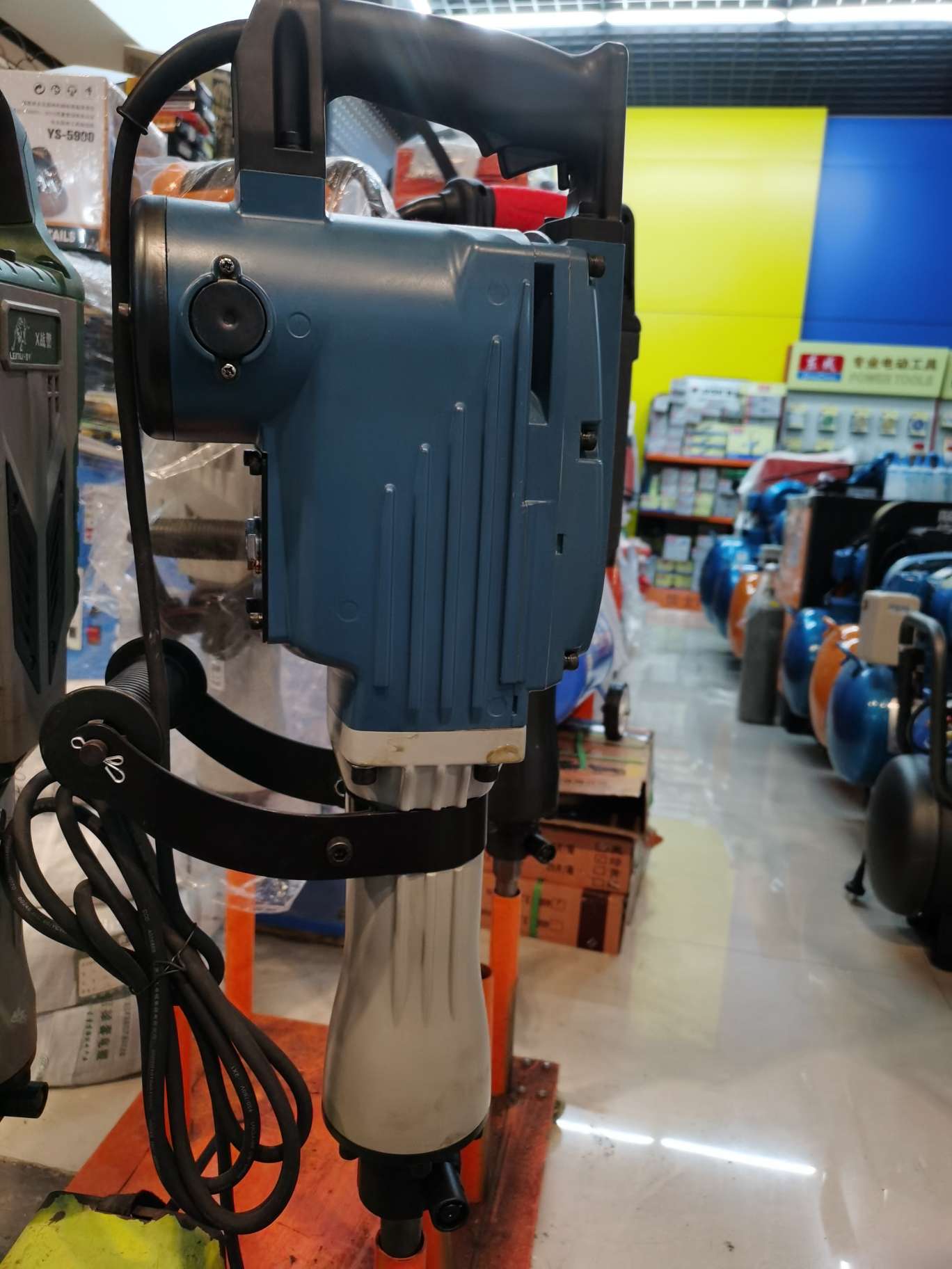The electric pickaxe has been highly praised for its thin profit but high sales volume, honest operation and excellent quality details Picture