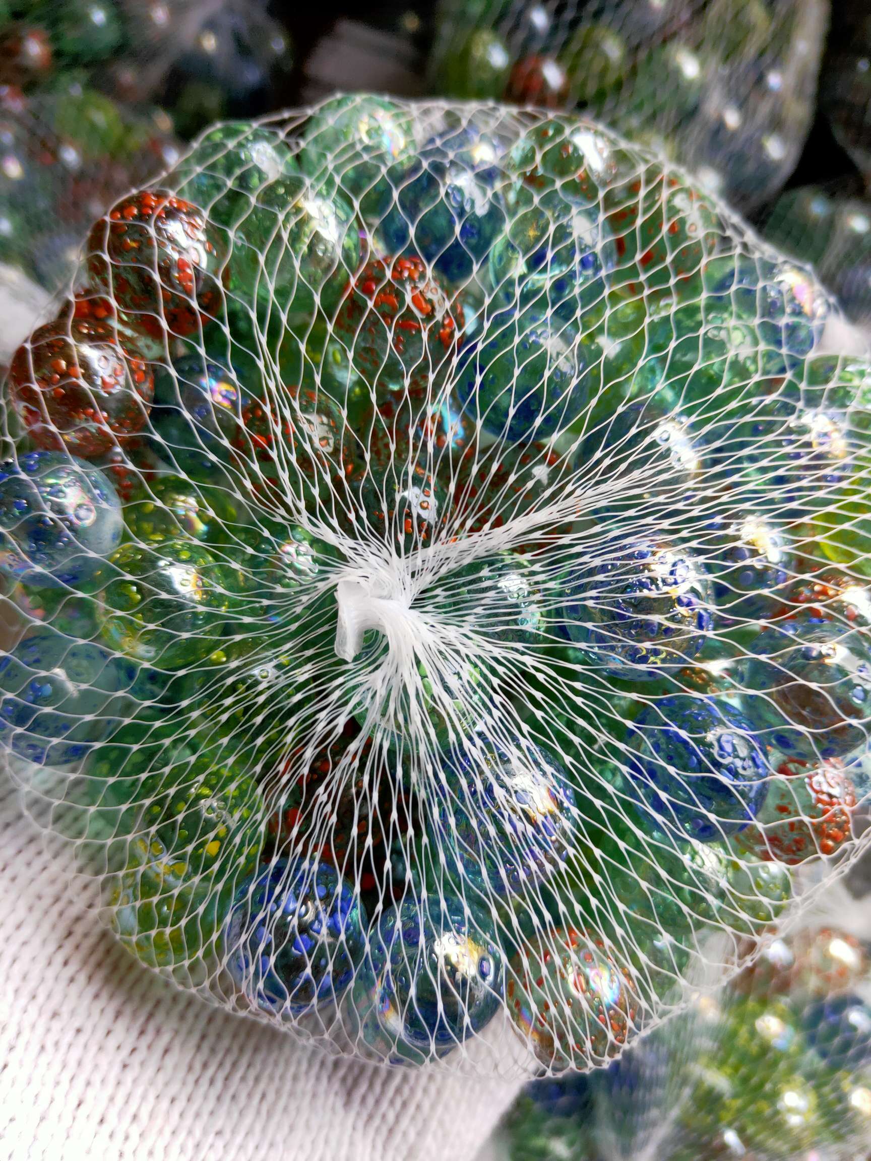 50 16mm colored transparent sesame glass balls, red, yellow, blue and green mottled glass marbles full figure