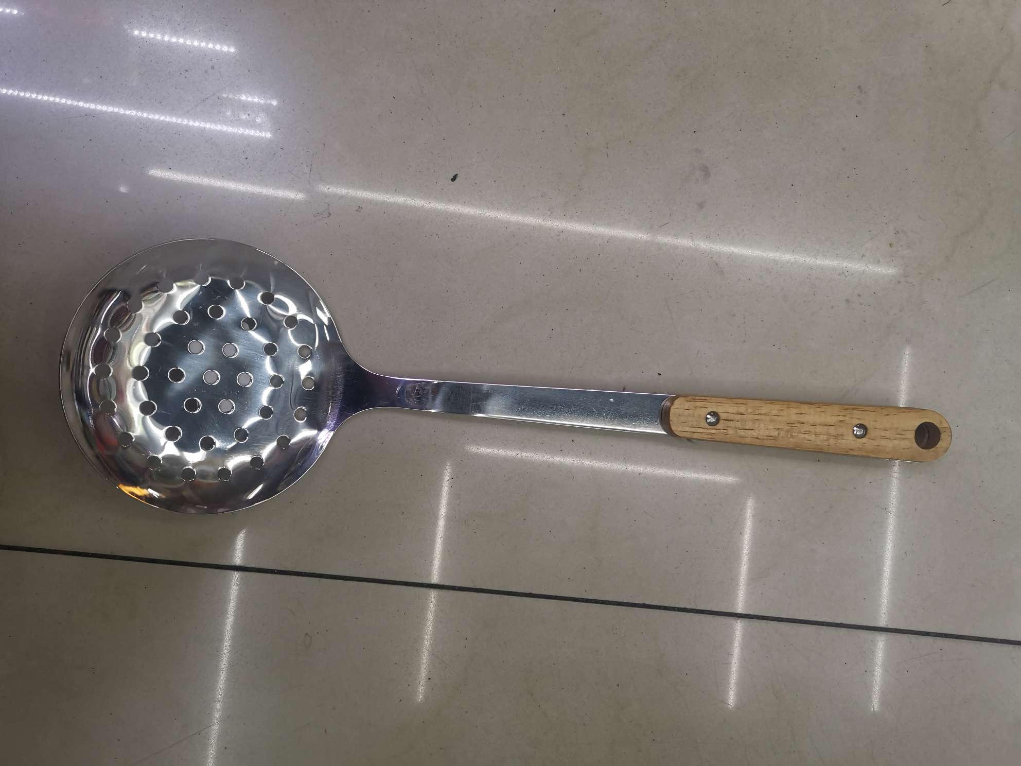 The Wooden Handle Is Very Leaky