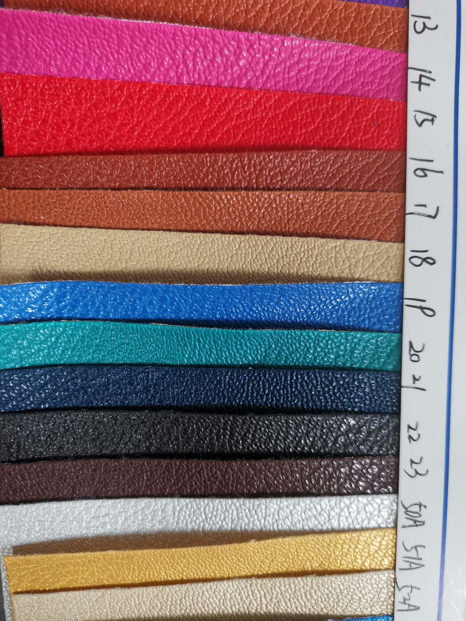 Factory direct sales of large quantities of PU bottom fleece surface eco-friendly No. 5 color bags, shopping bags, cosmetic bags and decorative fabrics details Picture
