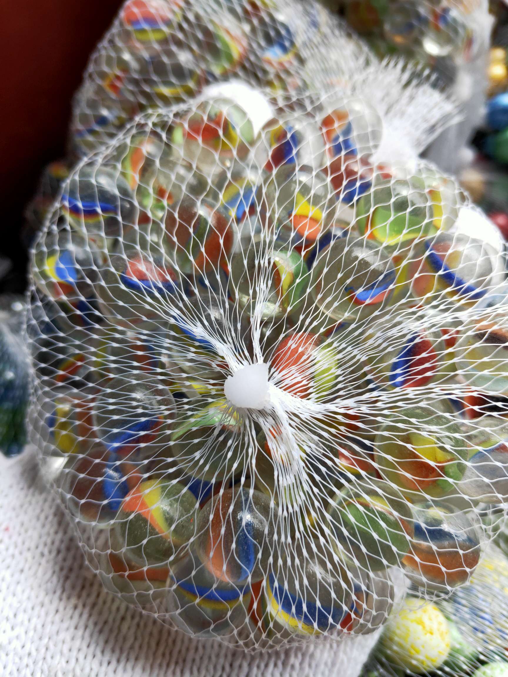 50 16mm colored transparent three-flower glass balls, red, yellow and blue glass marbles full figure