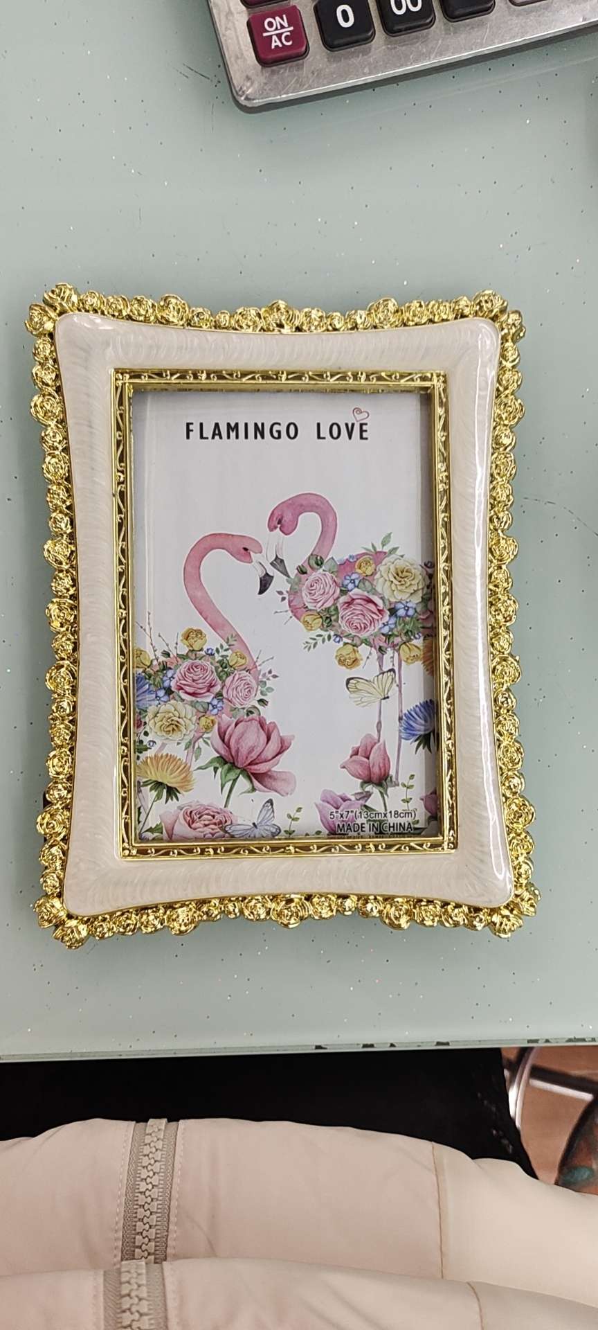 Golden plastic photo frame Specification image
