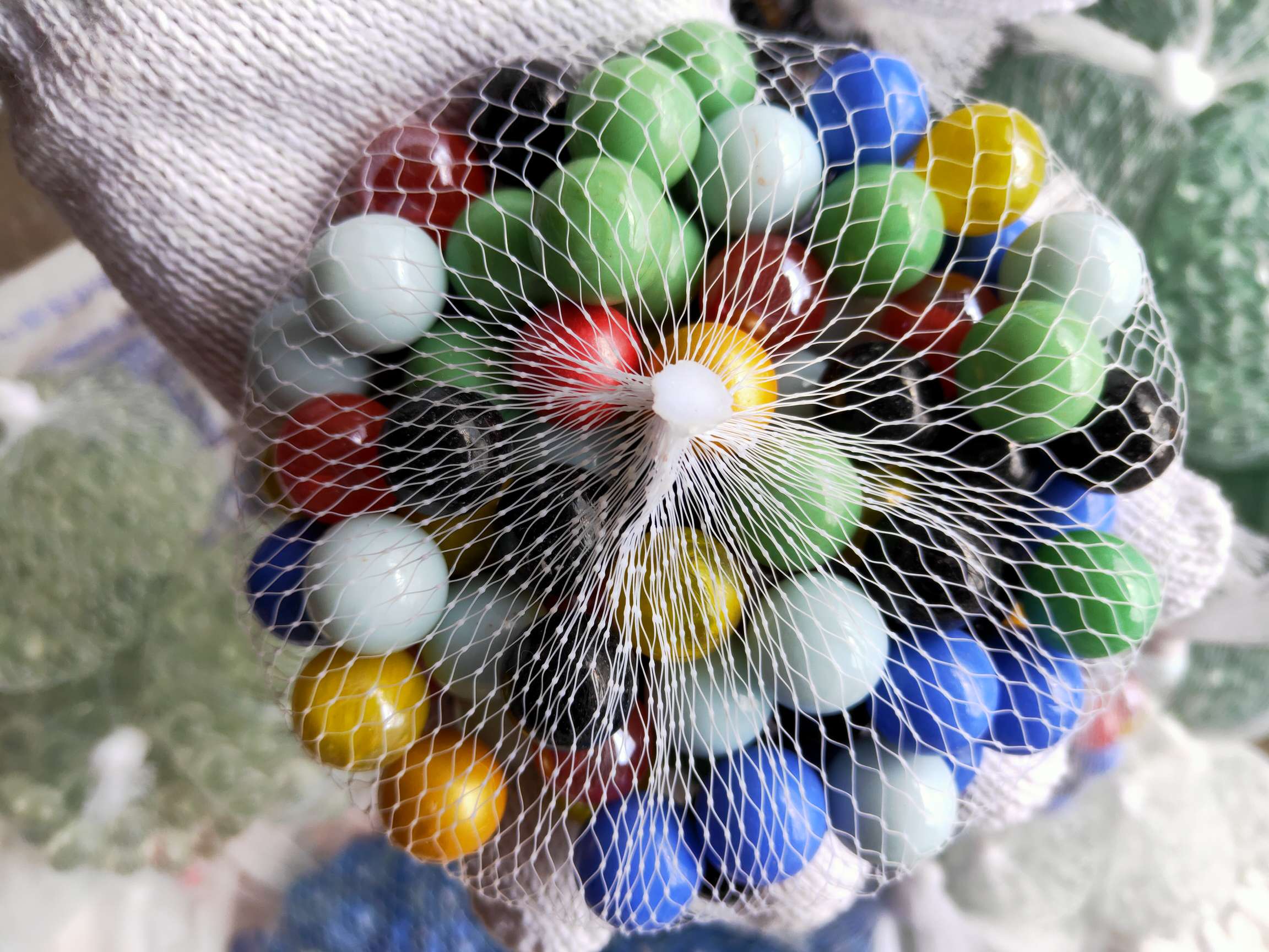 50粒16mm瓷红黄兰绿白黑圆球彩色玻璃弹珠鱼缸装饰儿童怀旧玩具批发零售工厂直销定制包装矿石弹珠琉璃球彩色蛋子琉璃蛋