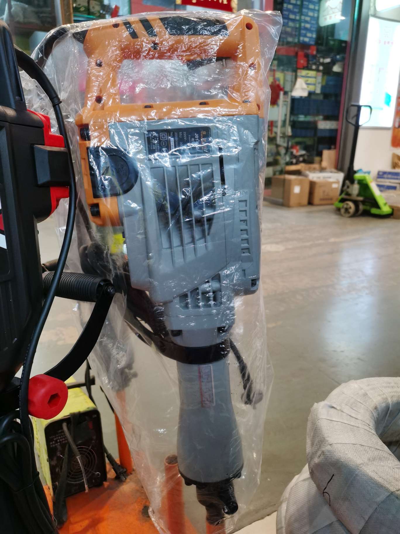 The 115 electric pickaxe has received high praise for its thin profit but high sales volume, honest operation and excellent quality details Picture