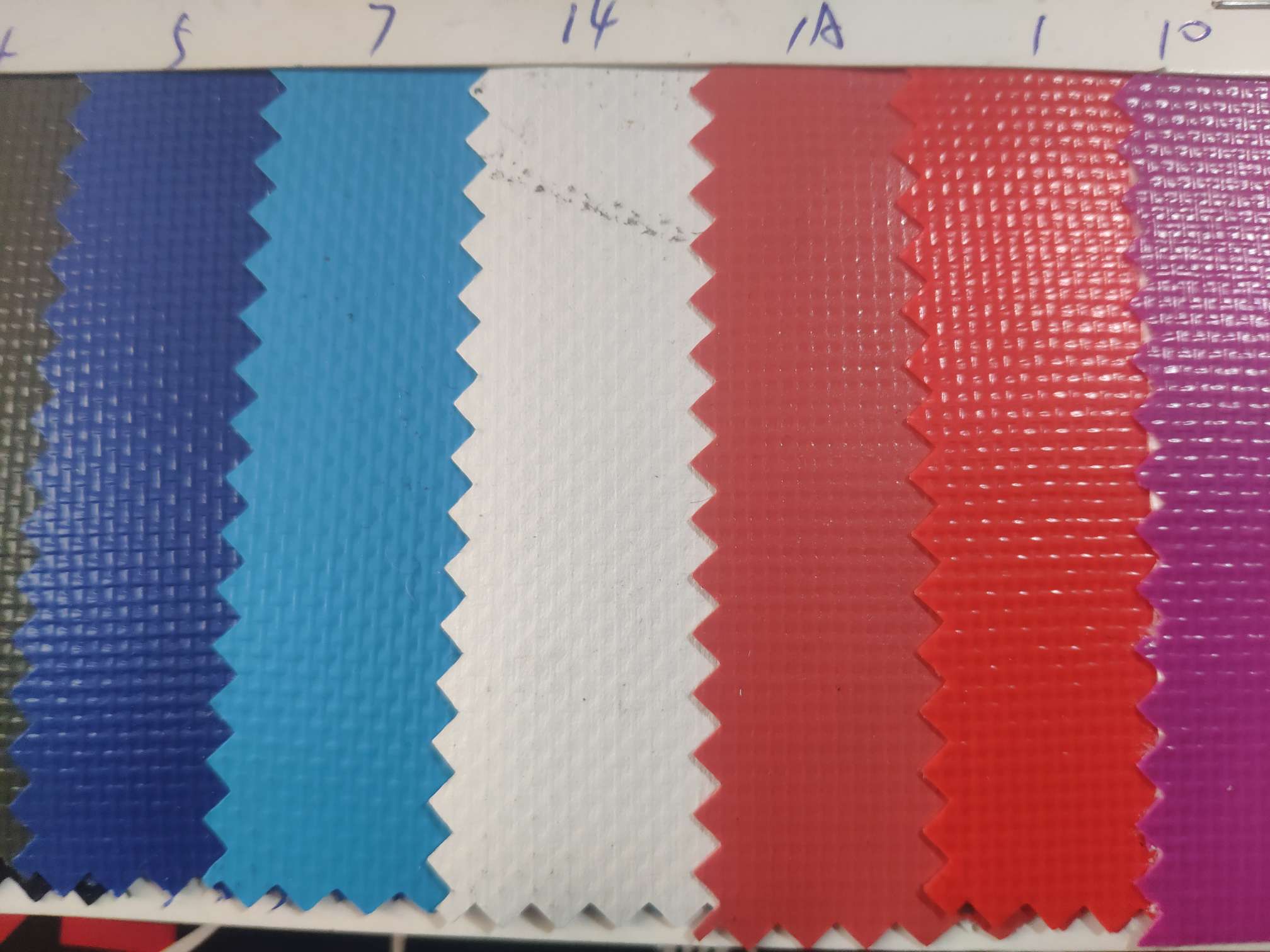 500D mesh factory direct sales, hot-selling new PVC leather, large stock, high, medium and low grade luggage, sofa, shoe materials and fabrics Application Scenario