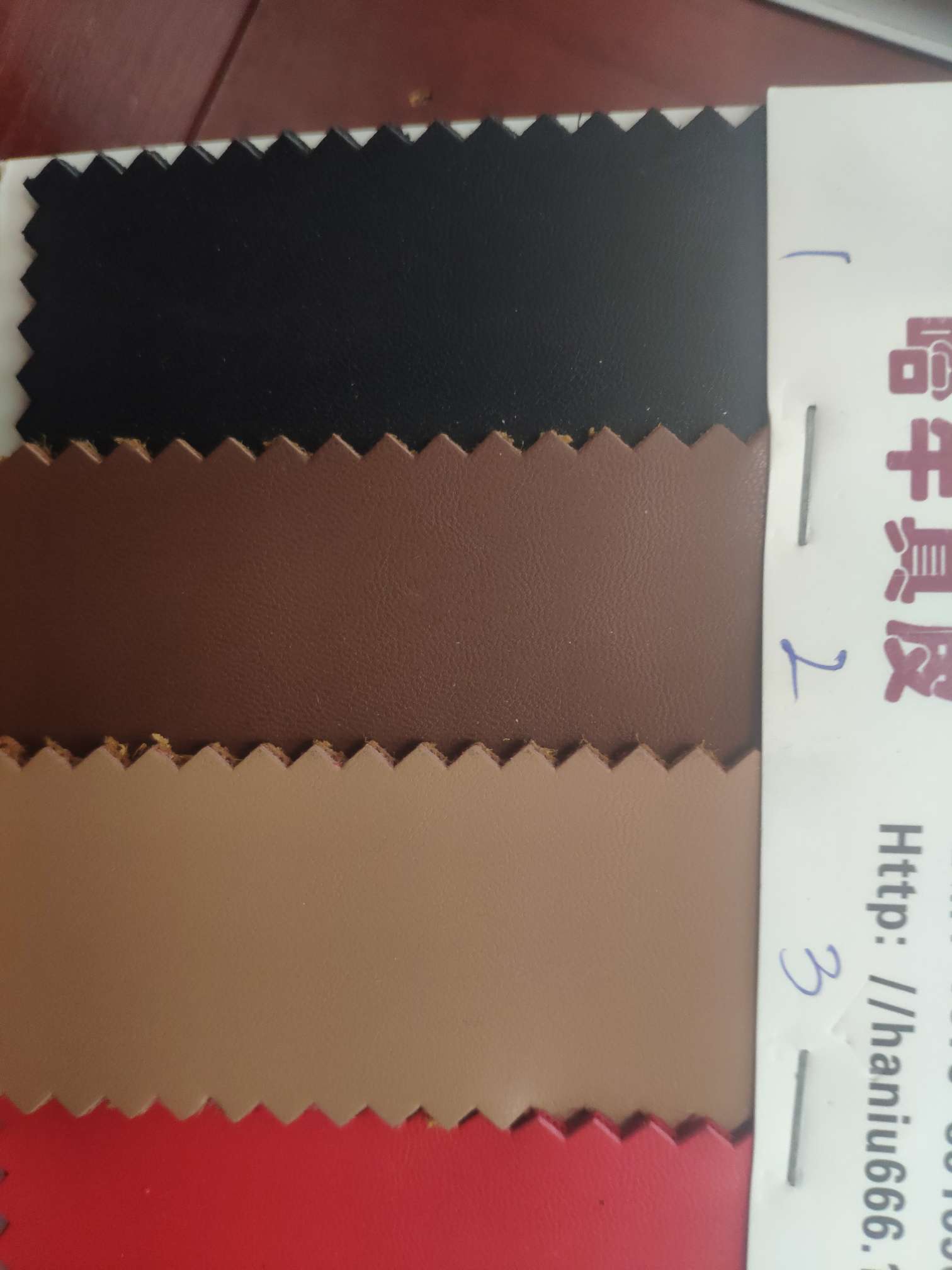 Direct sales from the manufacturer of luggage, leather belts and leather products. New PVC leather in large stock, high, medium and low grade luggage, sofa, shoe materials and fabrics Specification image