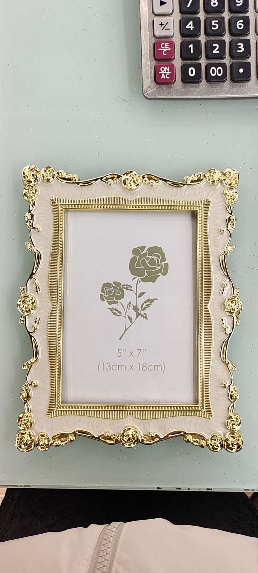 Golden plastic photo frame Application Scenario