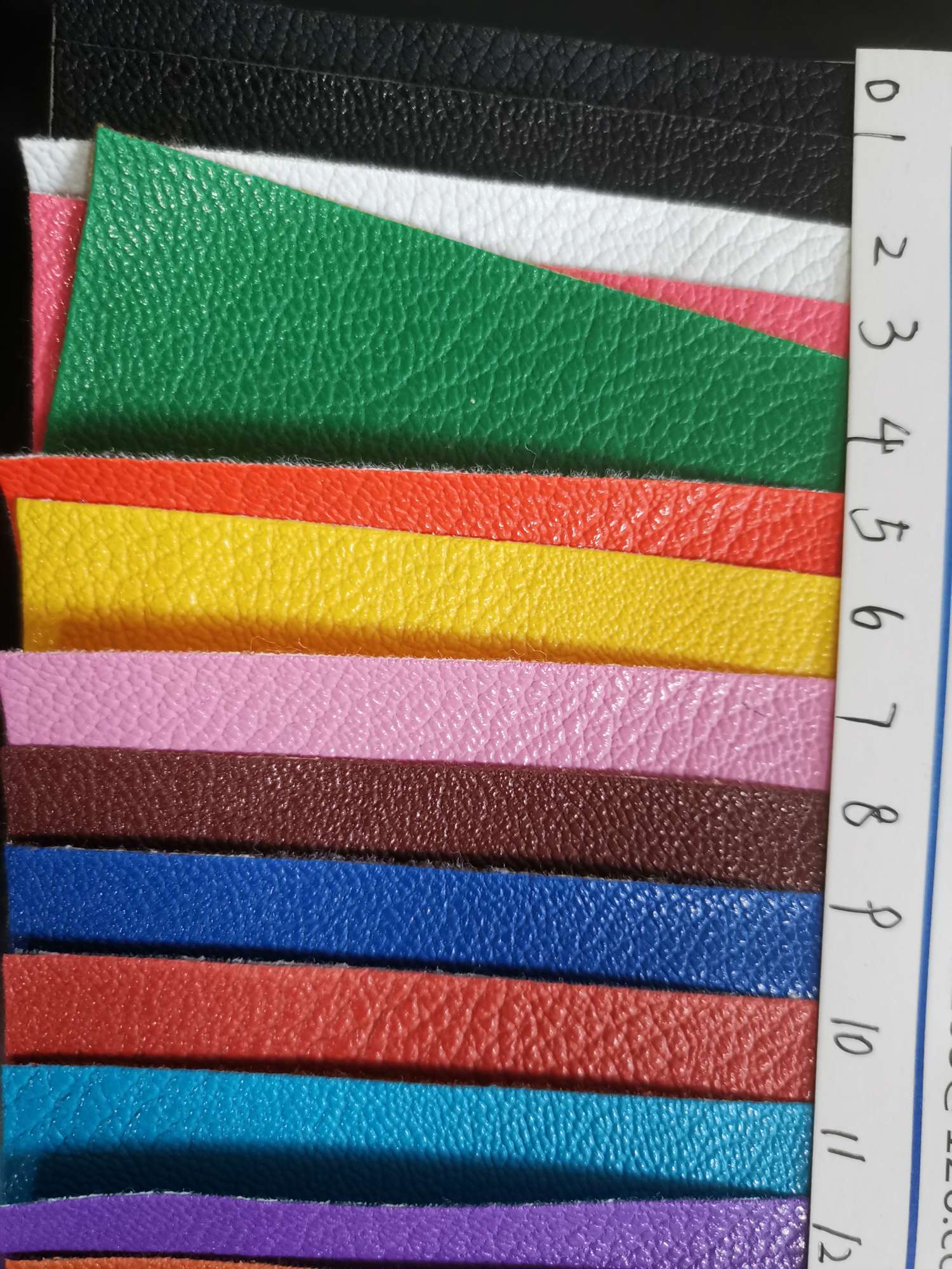 Factory direct sales of large quantities of PU bottom fleece surface eco-friendly No. 1 color bags, shopping bags, cosmetic bags and decorative fabrics details Picture