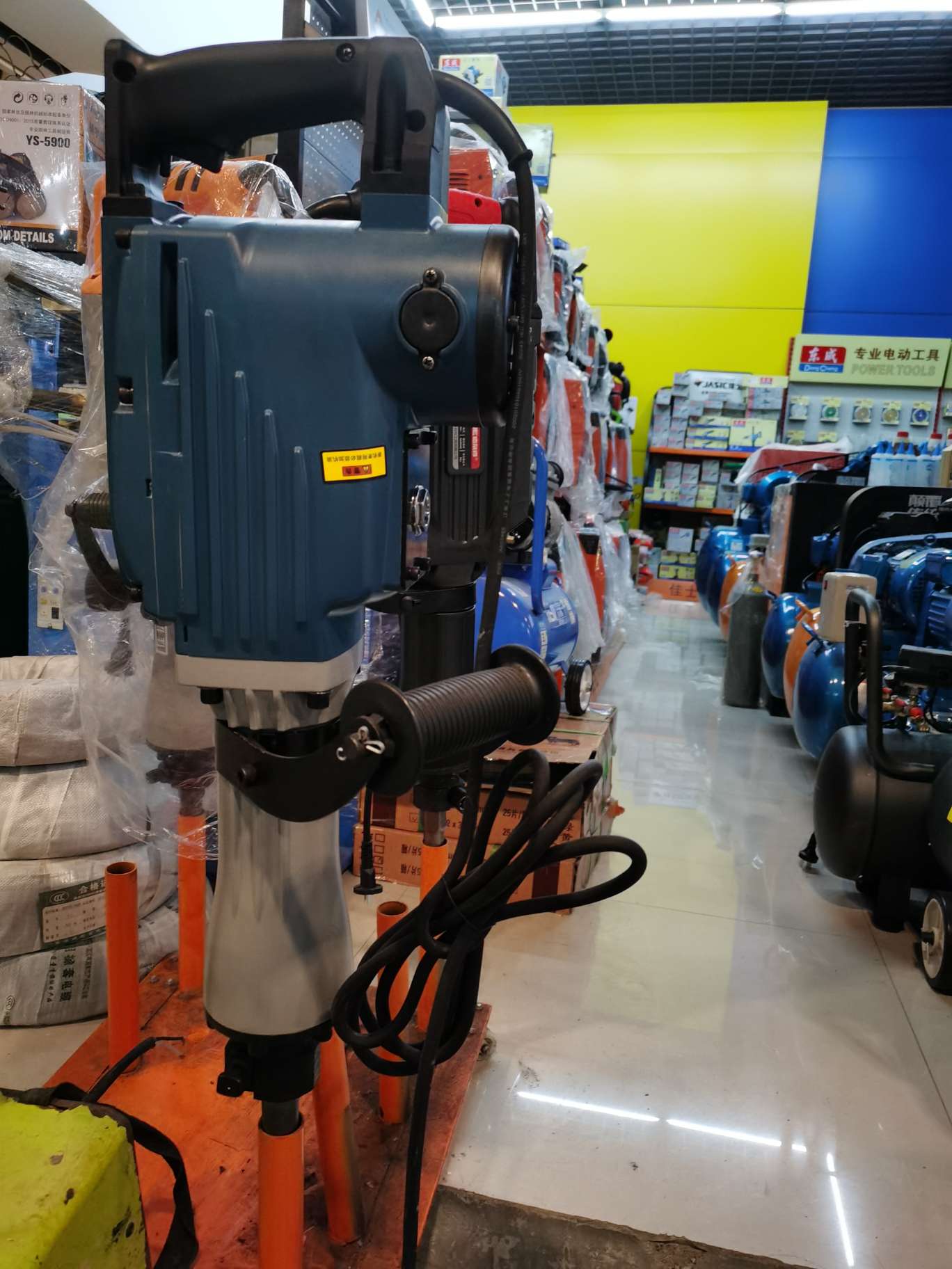 The electric pickaxe has been highly praised for its thin profit but high sales volume, honest operation and excellent quality Item Picture
