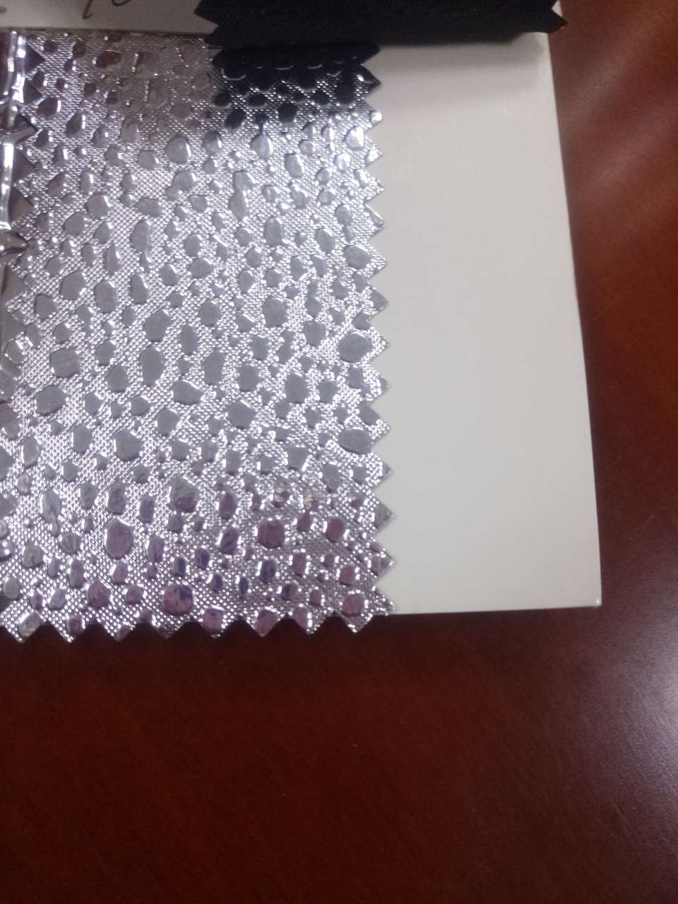 Factory direct sales of best-selling new leather products in large stock, high, medium and low-end bags, sofas, shoes, materials and fabrics. 2