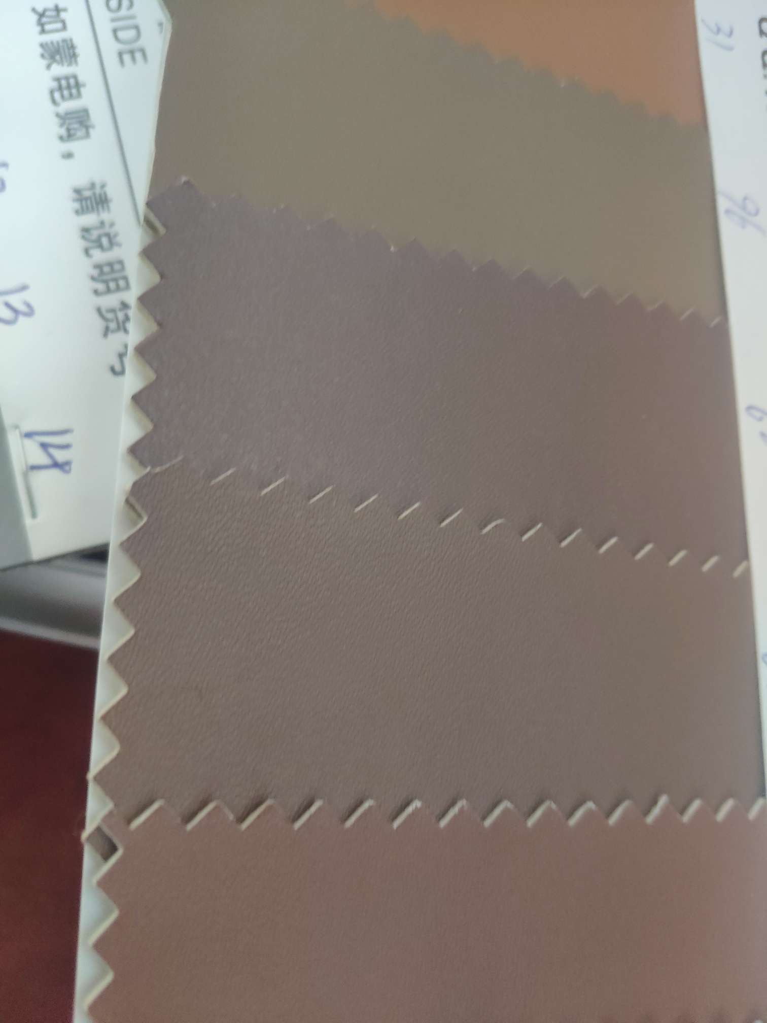 Direct sales from the trademark leather manufacturer, hot-selling new PVC leather, large stock of high, medium and low grade luggage, sofa, shoe materials and fabrics Specification image
