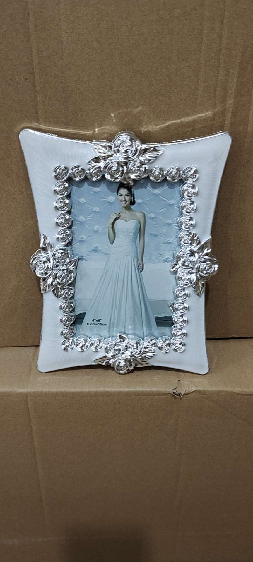 Golden plastic photo frame detail image 8