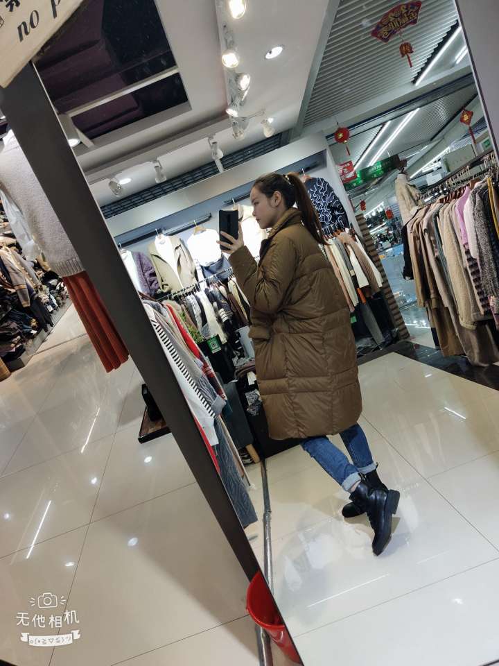 欧货羽绒服细节图