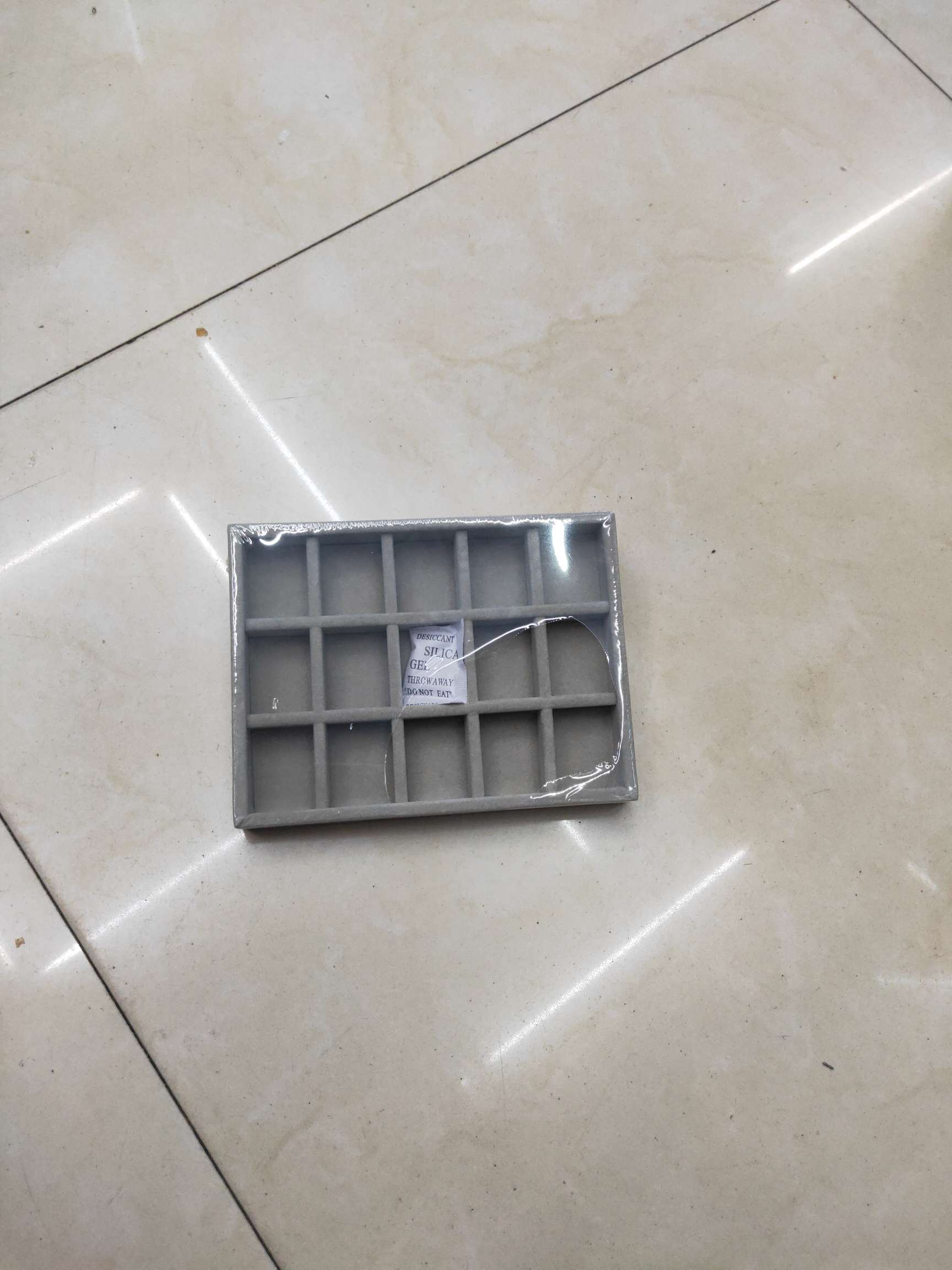 Ring, necklace box, empty plate details Picture