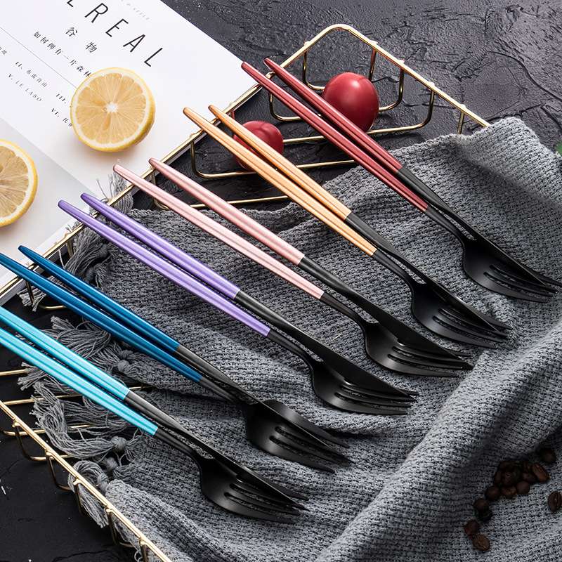 New Portuguese tableware black-plated stainless steel knife, fork and spoon four-piece set, high-end stainless steel Western tableware set customization Application Scenario