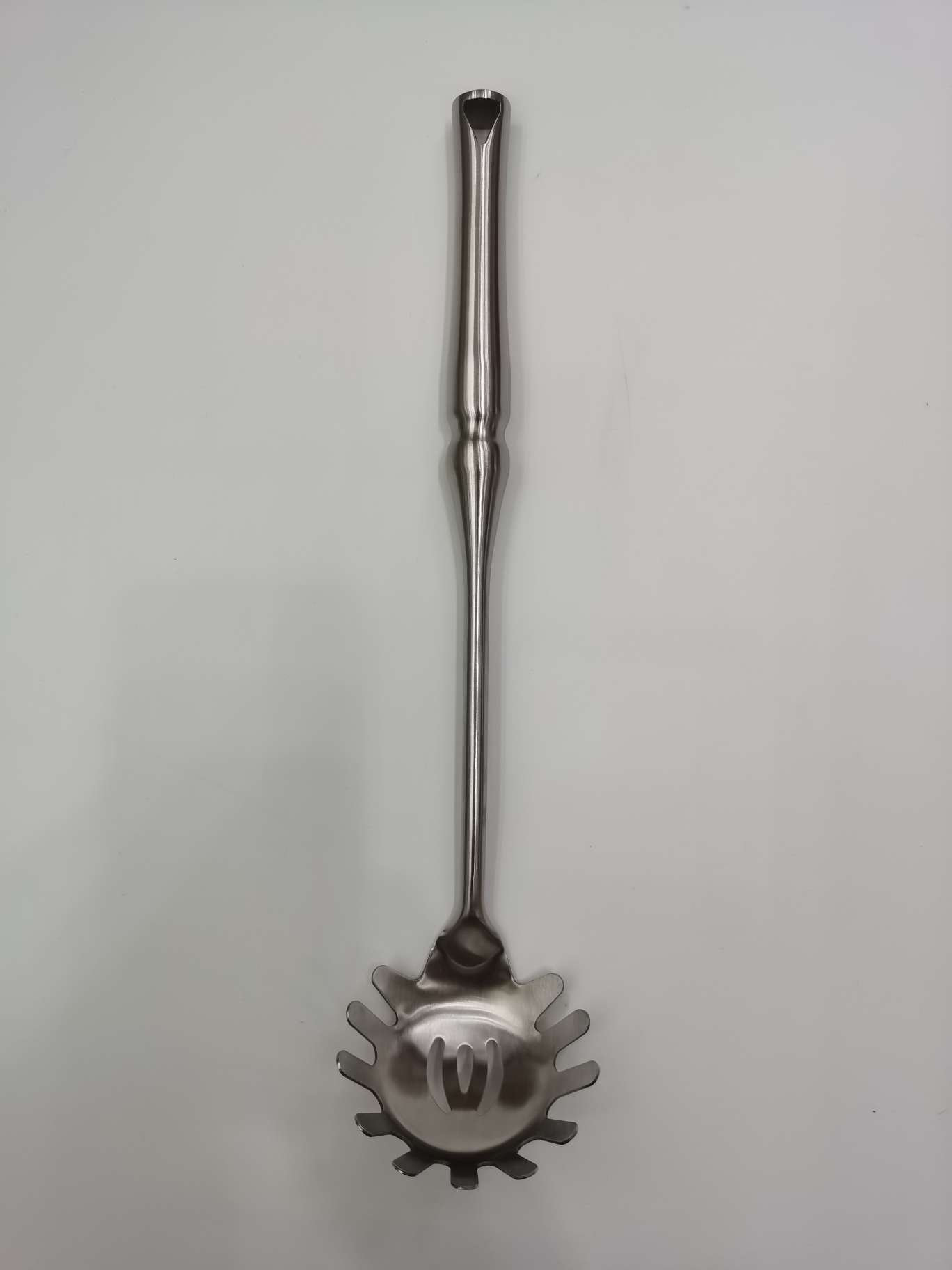 Stainless steel tableware and kitchenware, porridge spoons, spatulas, strainers, rice spoons details Picture