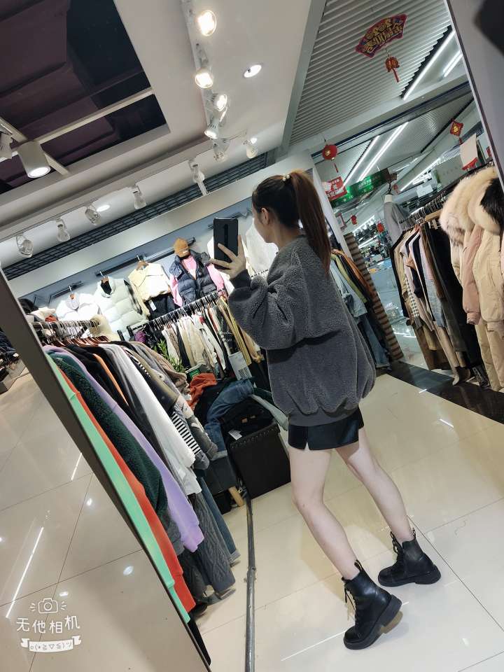 女士卫衣实物图