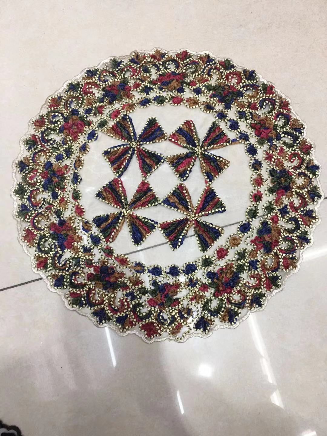 水溶绣花彩色桌布
