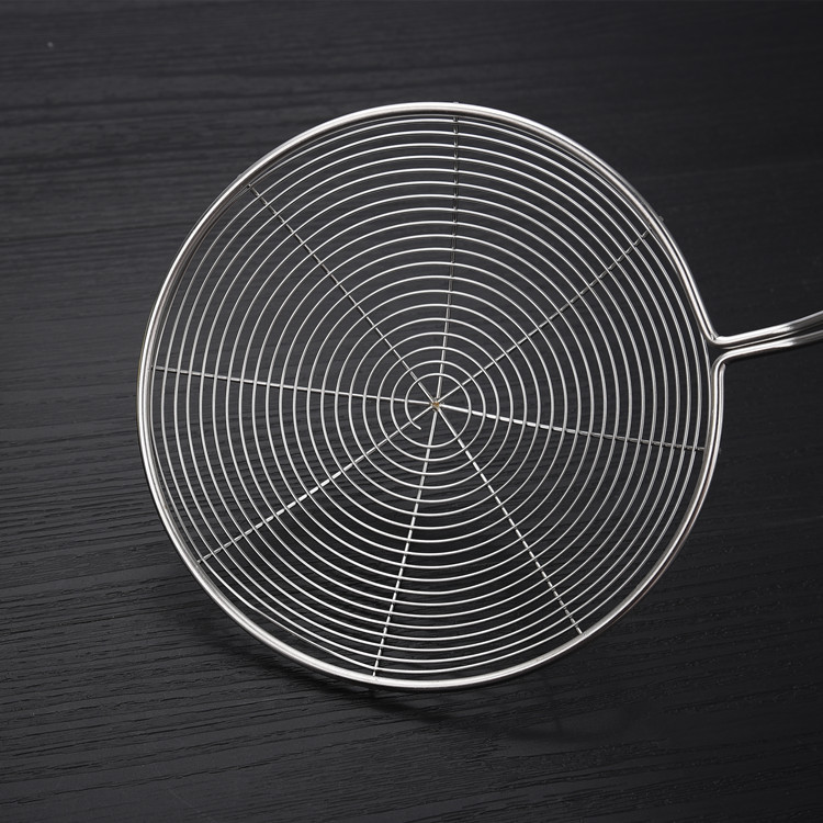 Wholesale stainless steel non-magnetic round tube handle strainer, anti-heat handle, large frying funnel, large draining net strainer Application Scenario