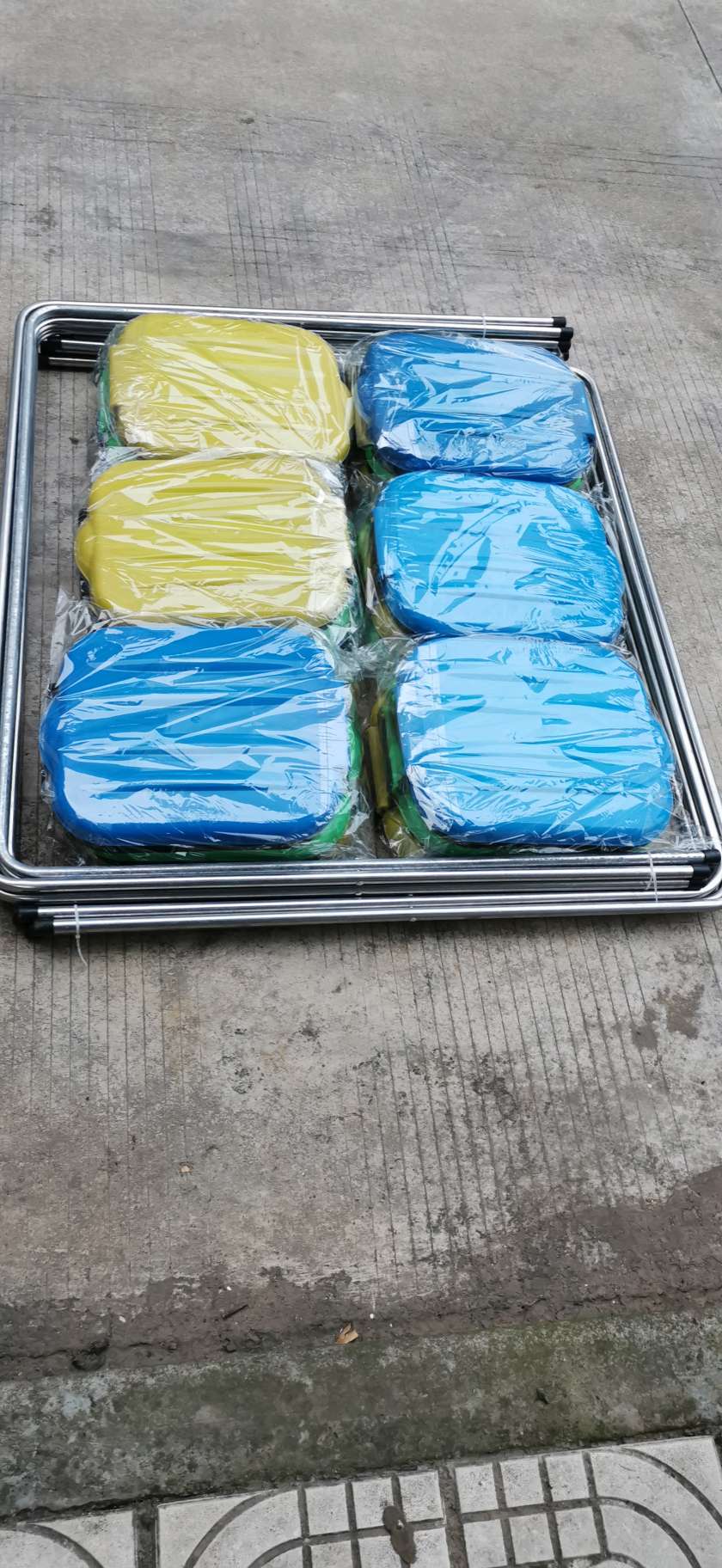 Simple Art Trash Can Application Scenario