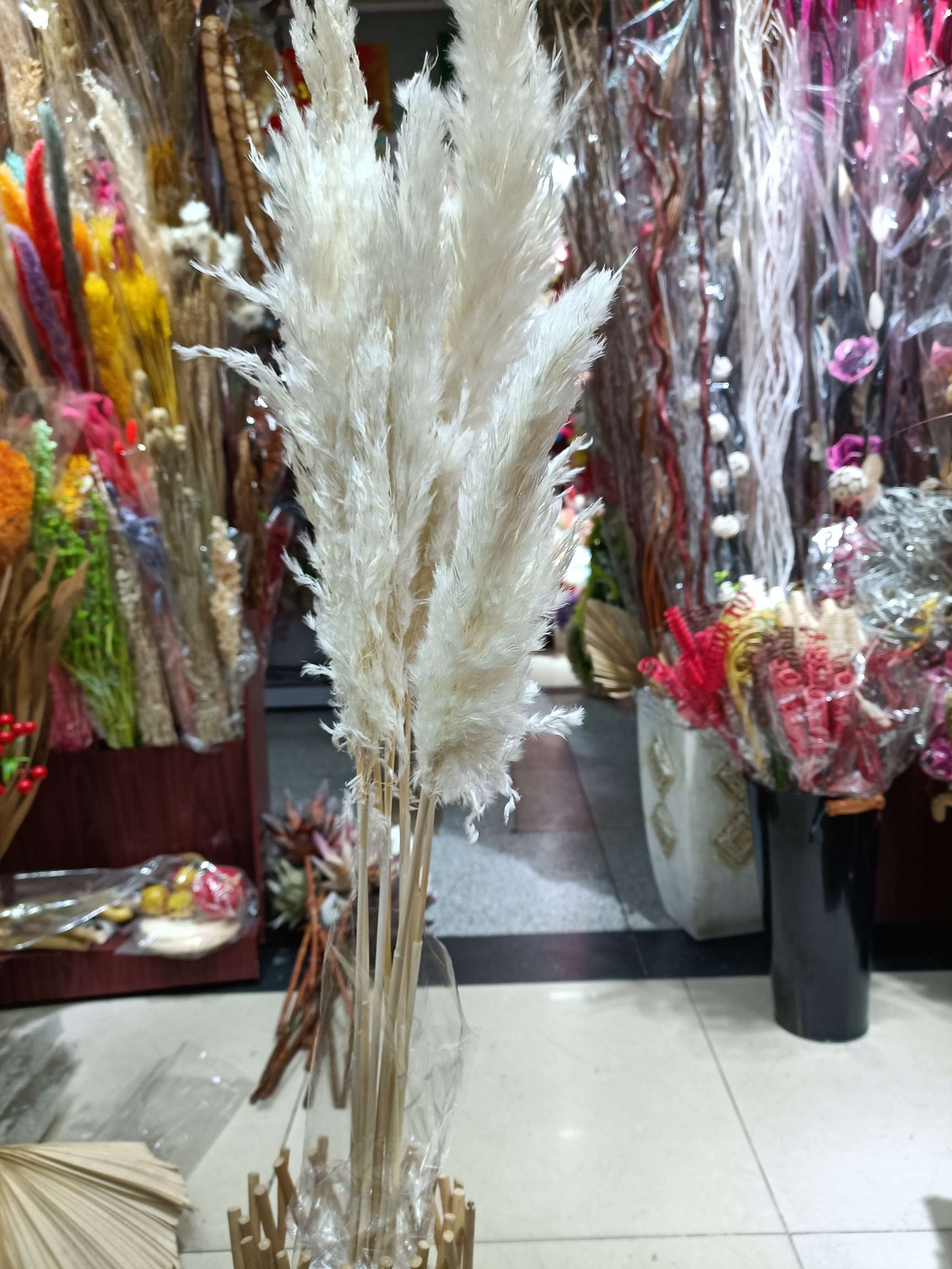Artificial reed wedding, reed palm-leaf fan branches, eternal flowers, and awns