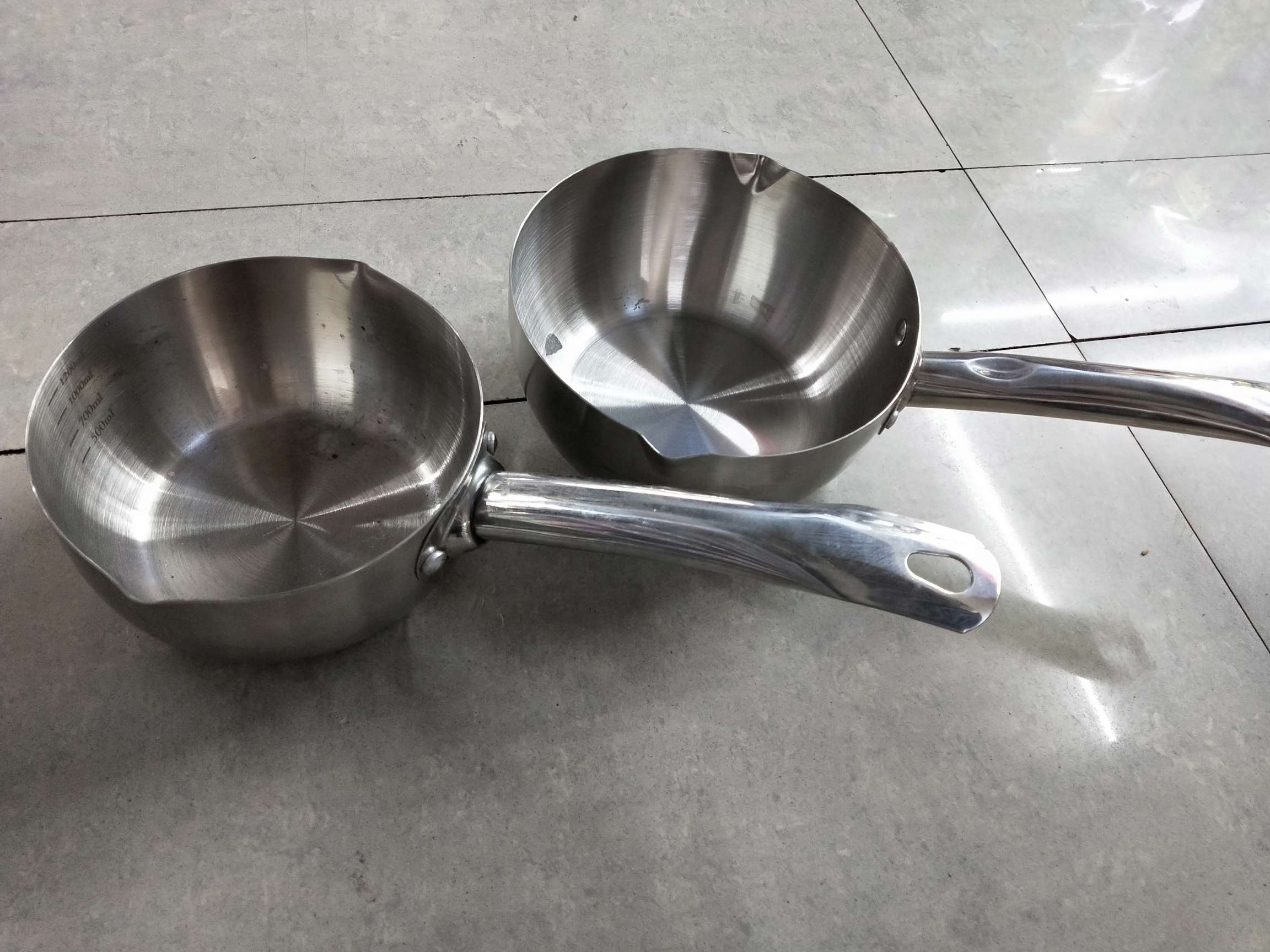 不锈钢单柄锅产品图